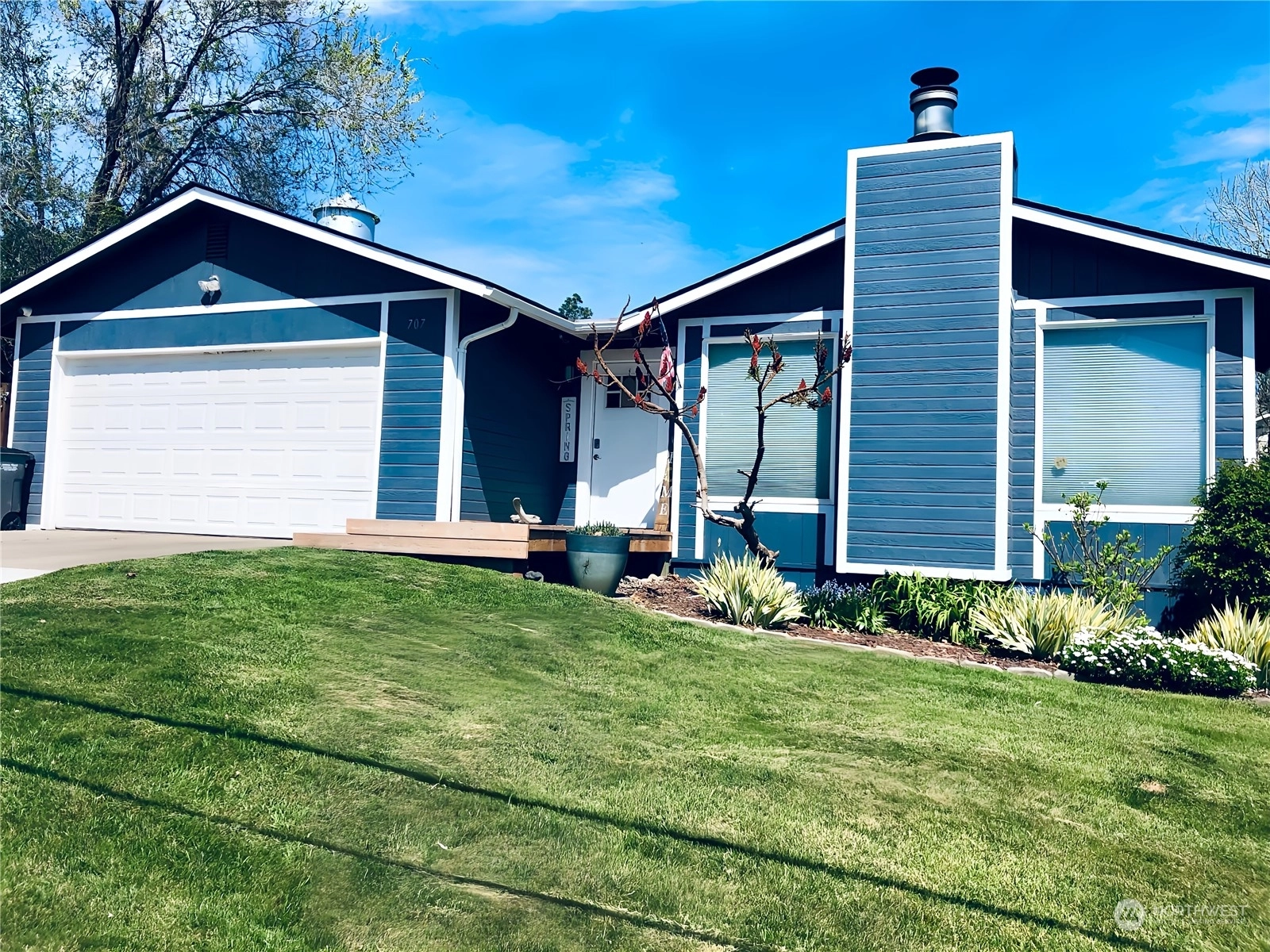 707 3rd Ave Zillah WA 98953