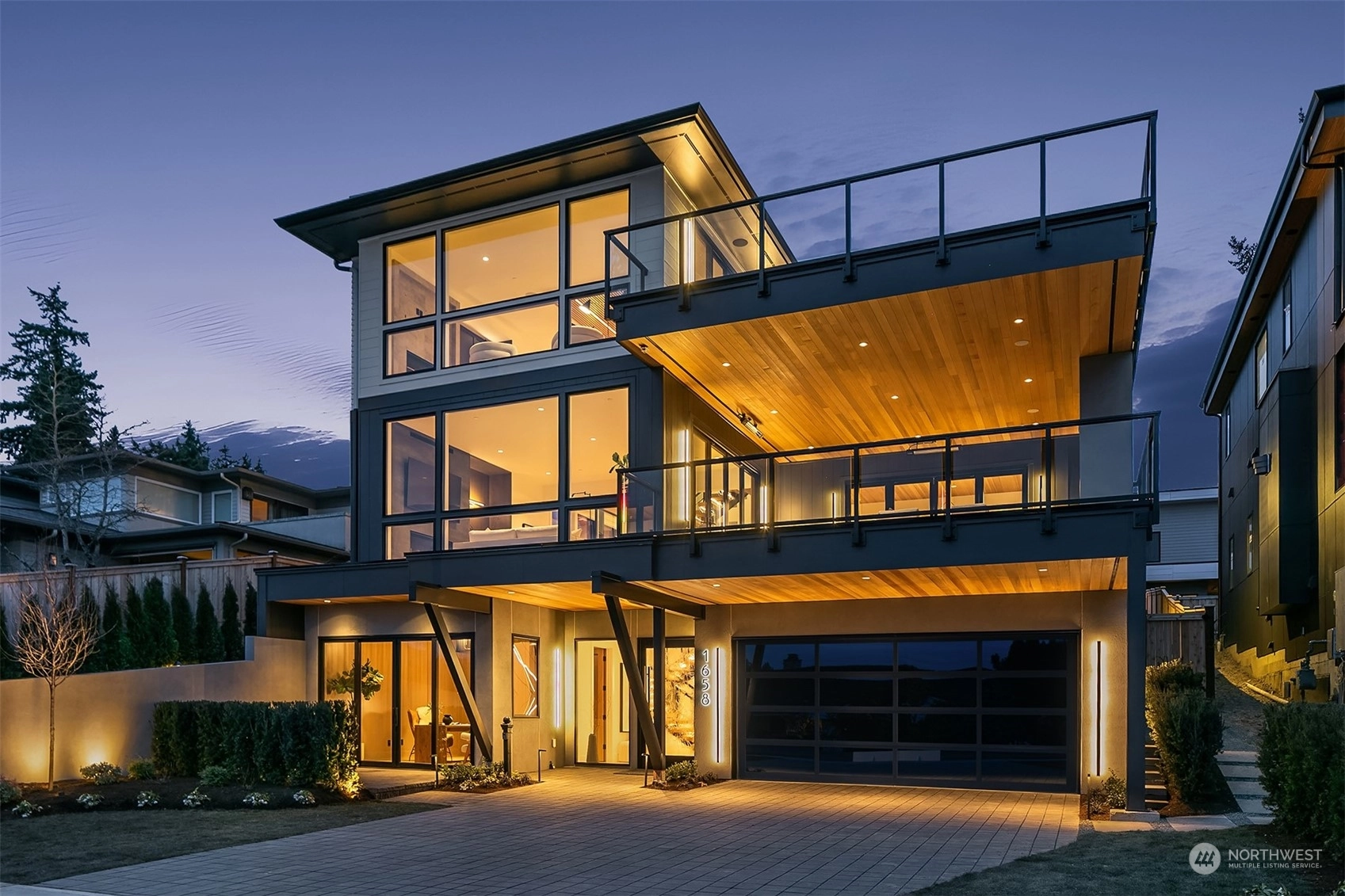 1658 10th St W Kirkland WA 98033