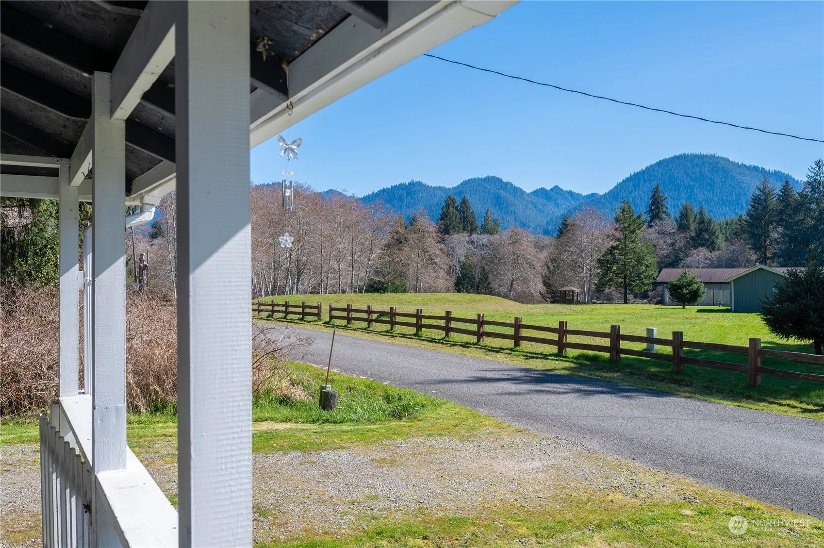 11 N Lake Dr Amanda Park WA 98526
