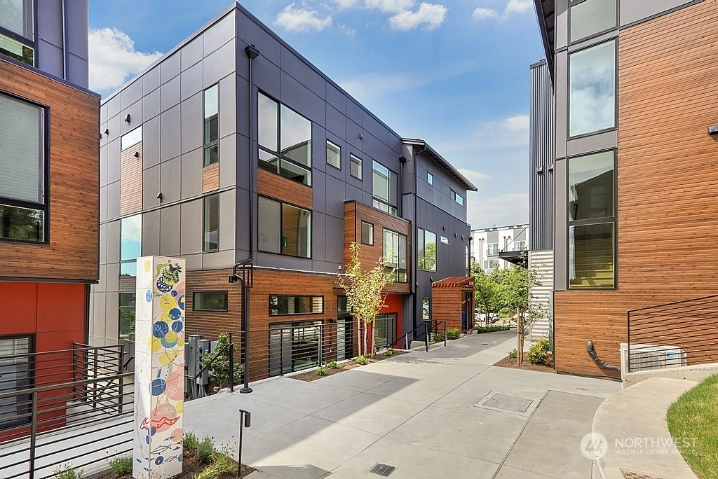 2405 S Plum St Seattle WA 98144
