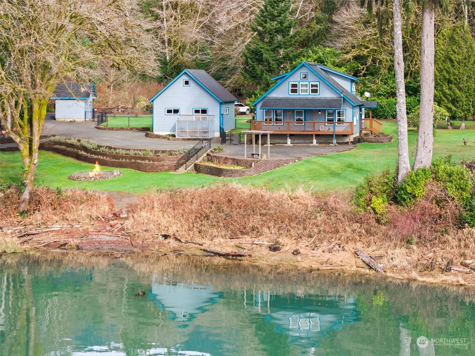 14 Viewpoint Ln Amanda Park WA 98526