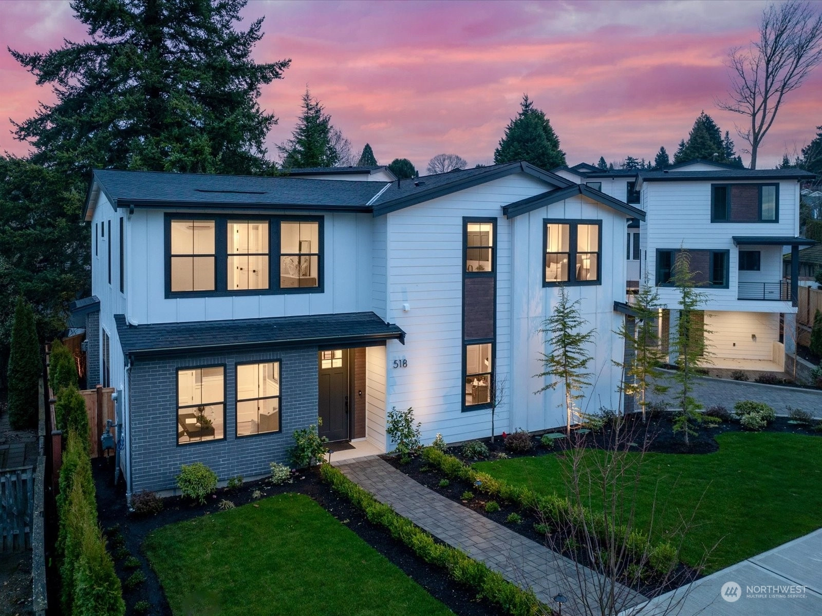 518 16th Ave W Kirkland WA 98033