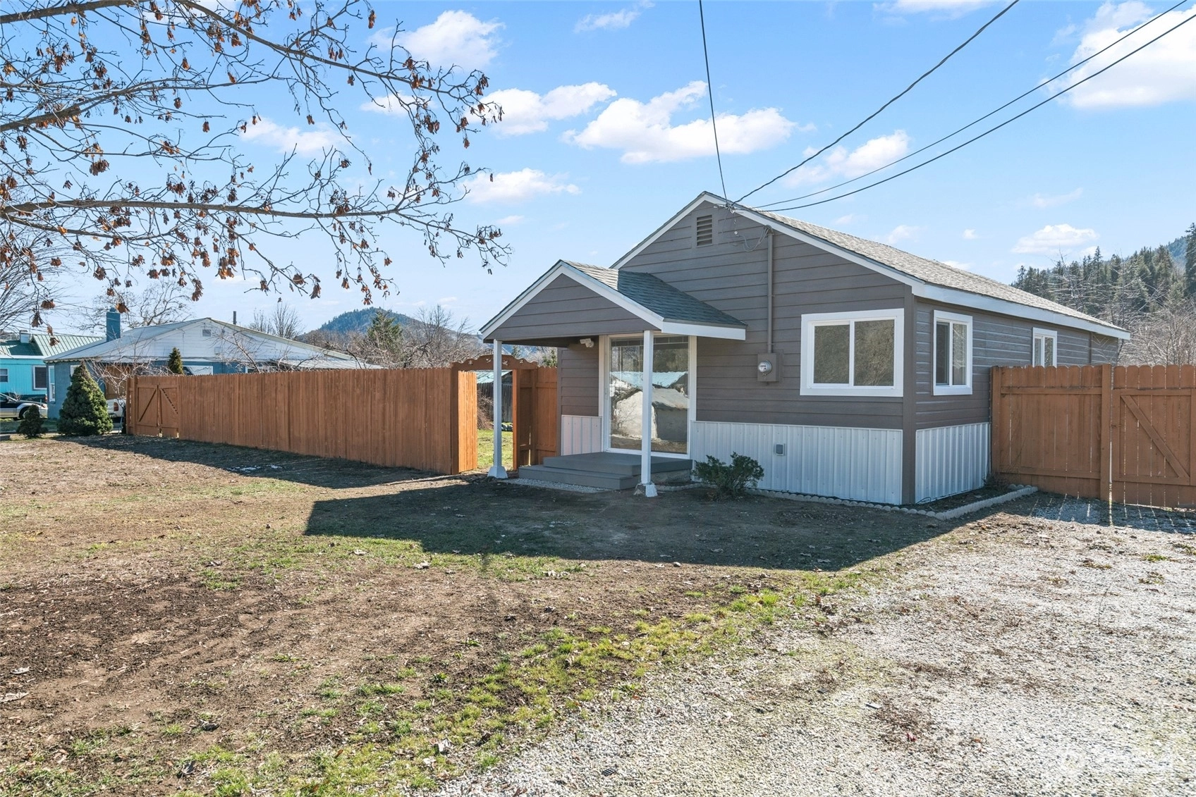 8769 School St Unit  Dryden WA 98821