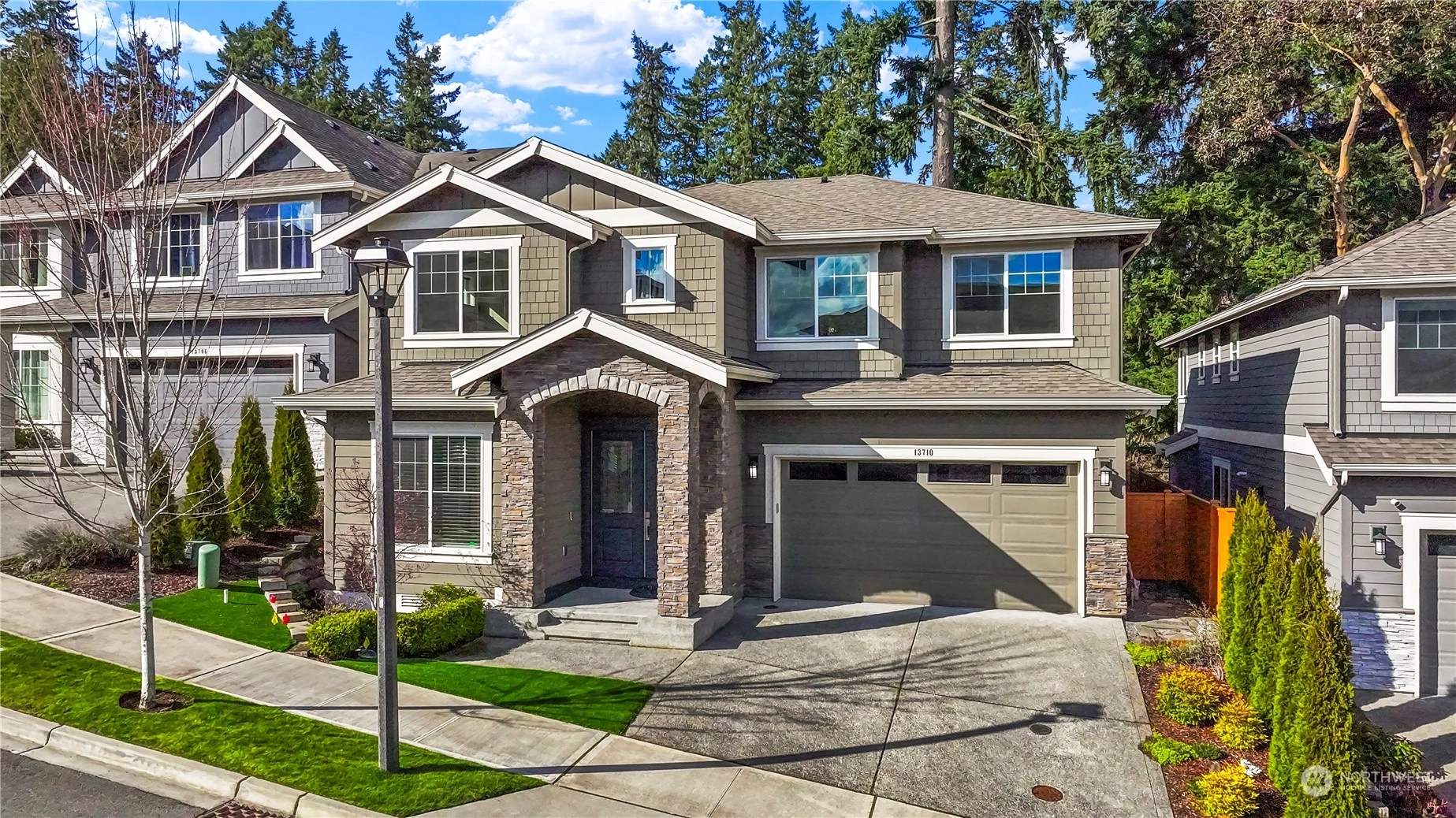 13710 NE 133rd Pl Unit  Kirkland WA 98034