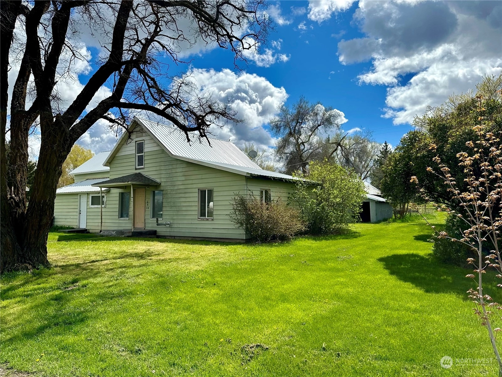 175 SW Railroad St Creston WA 99117