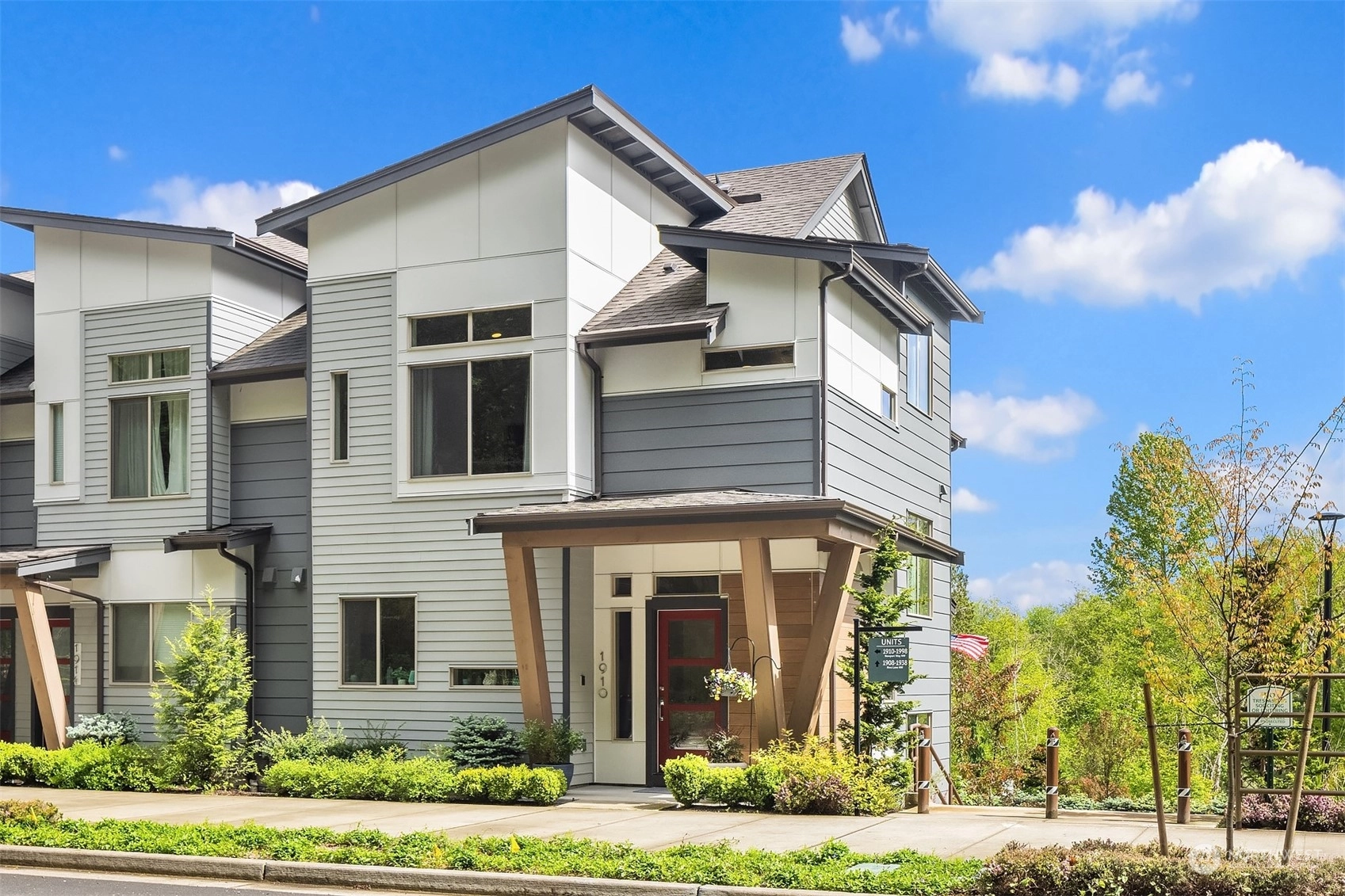 1910 Newport Way NW Issaquah WA 98027
