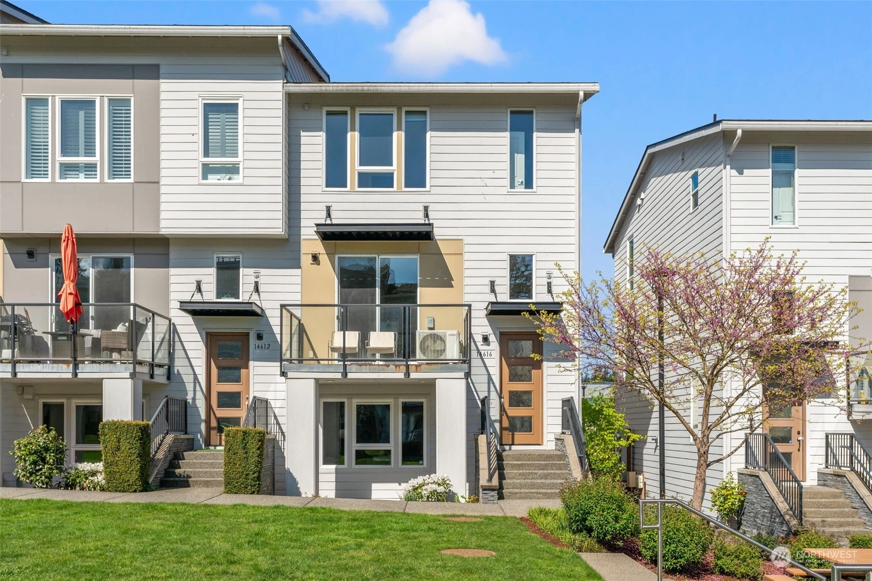 14616 35th Ct NE Lake Forest Park WA 98155