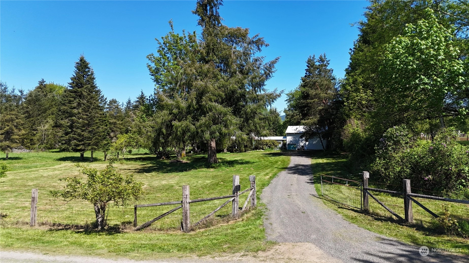 126 Ciannigan Hill Rd Silver Creek WA 98585