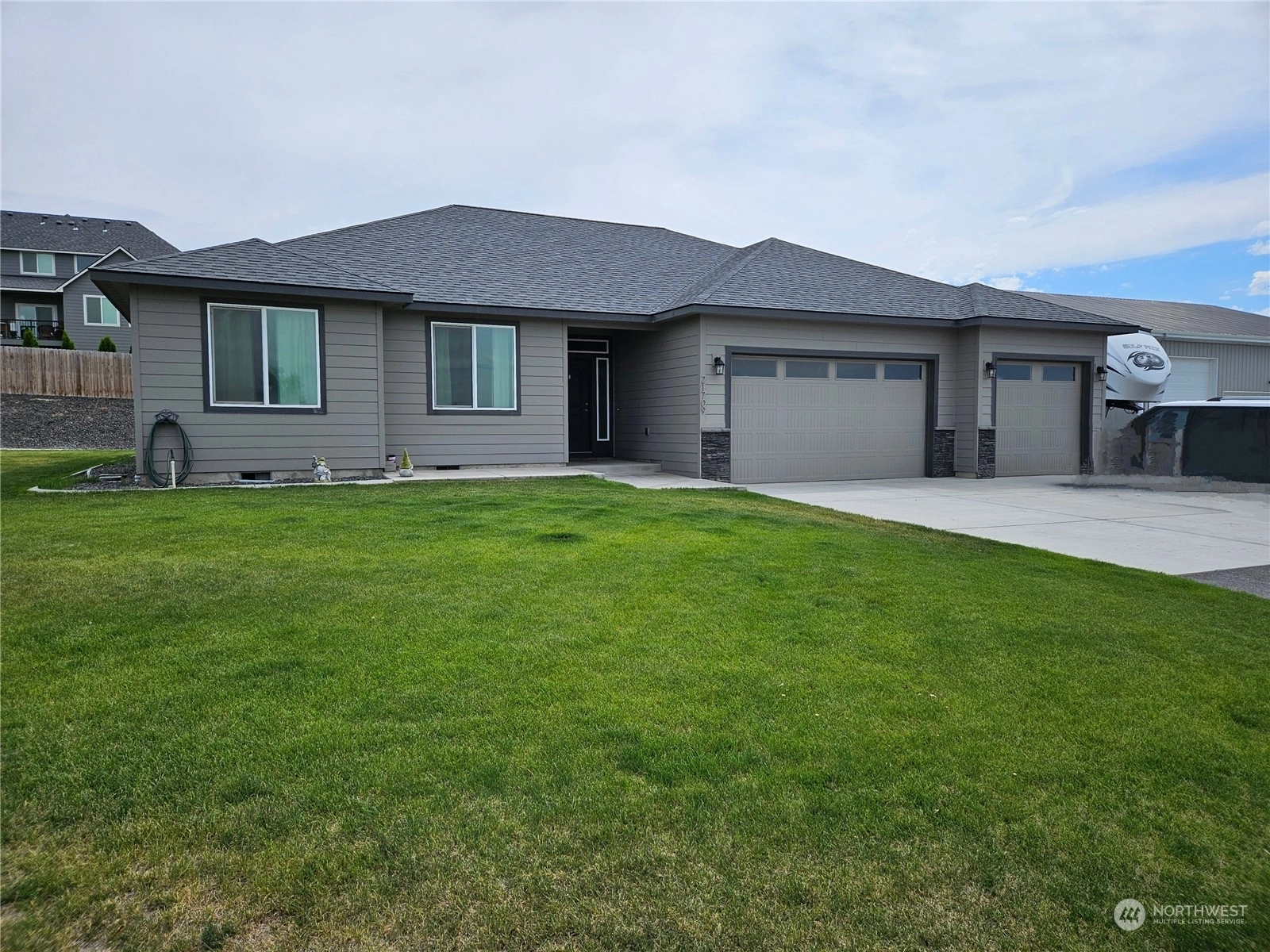 21709 E Berry Dr Unit  Benton City WA 99320