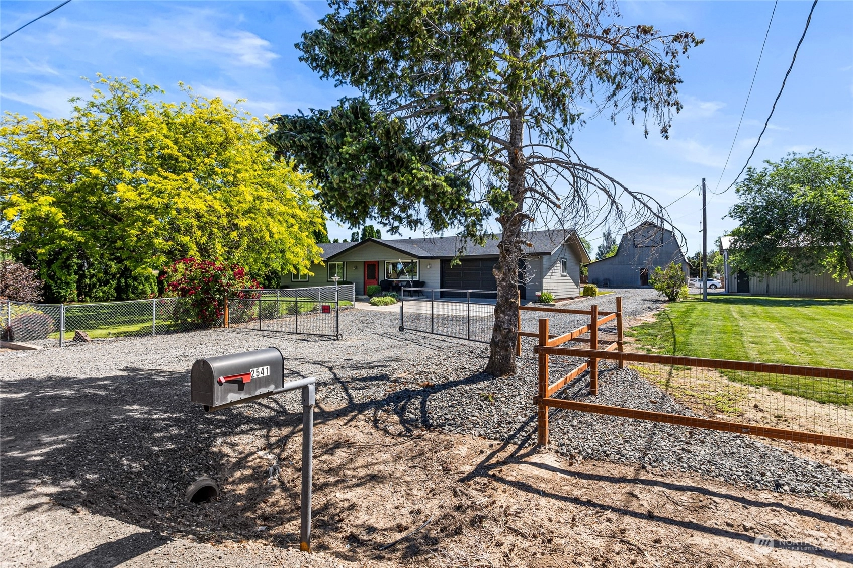 2541 St Hilaire Rd Moxee WA 98936