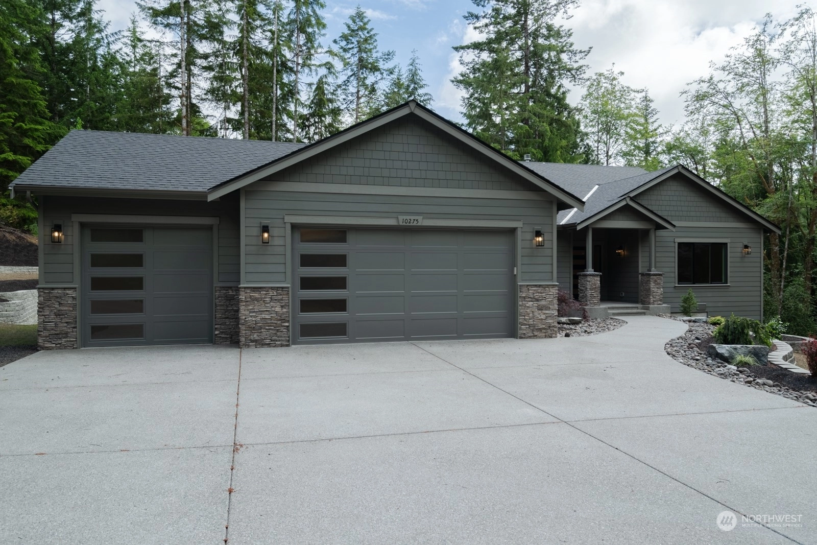 10275 Laburnum Ln SE Port Orchard WA 98367