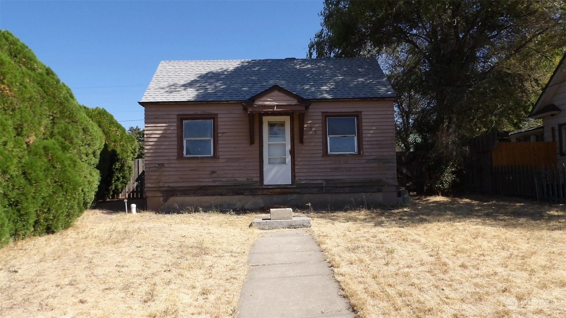 108 W 3rd Ave Unit  Lind WA 99341