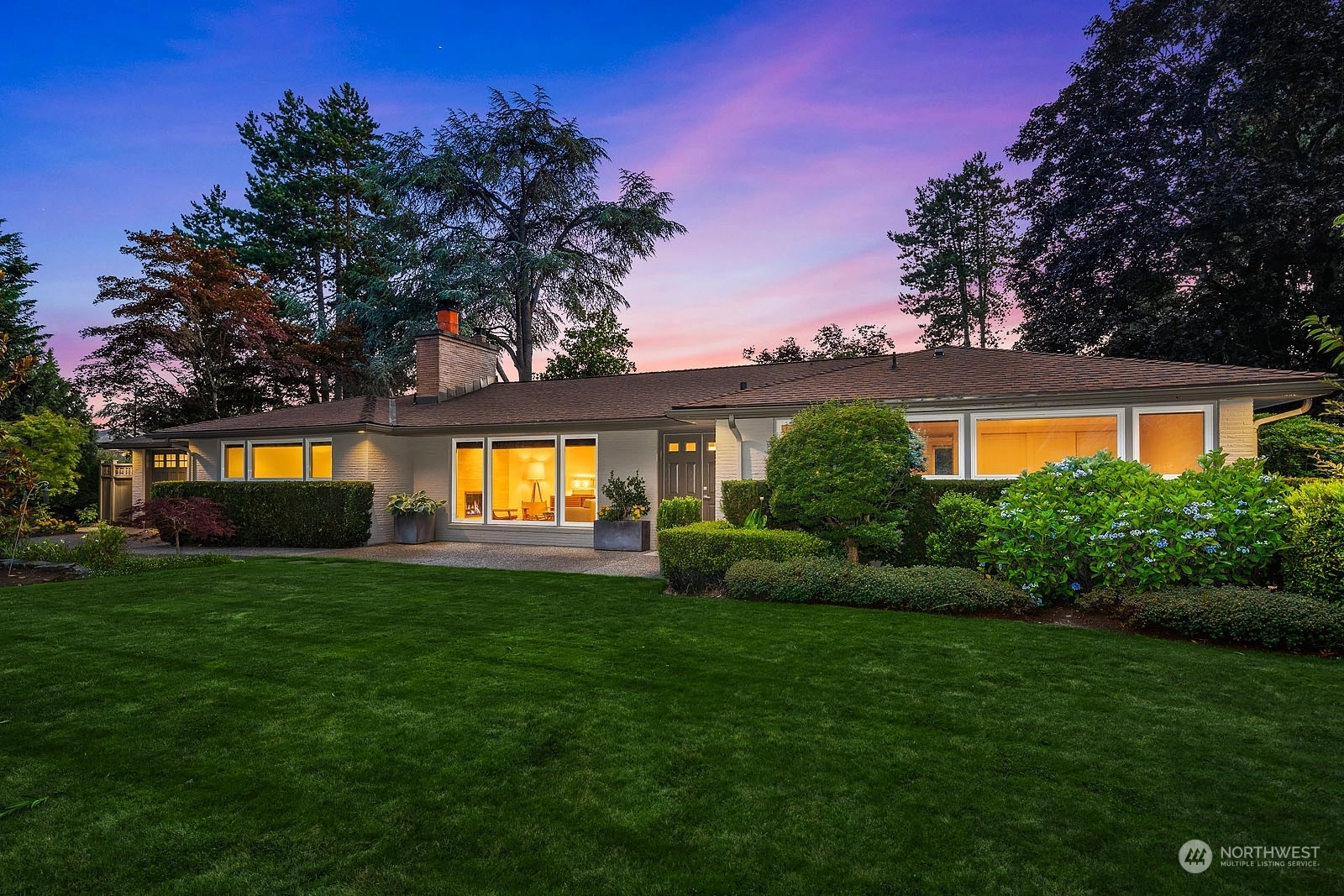 3001 Hunts Point Rd Hunts Point WA 98004