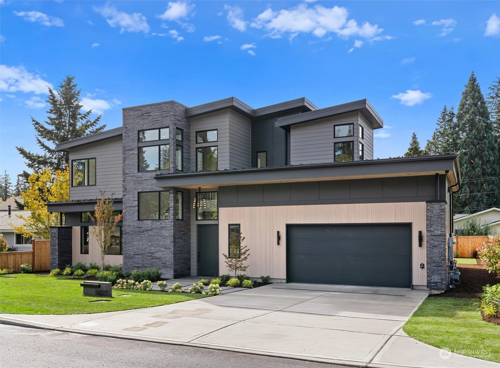 16027 SE 8th St Bellevue WA 98008