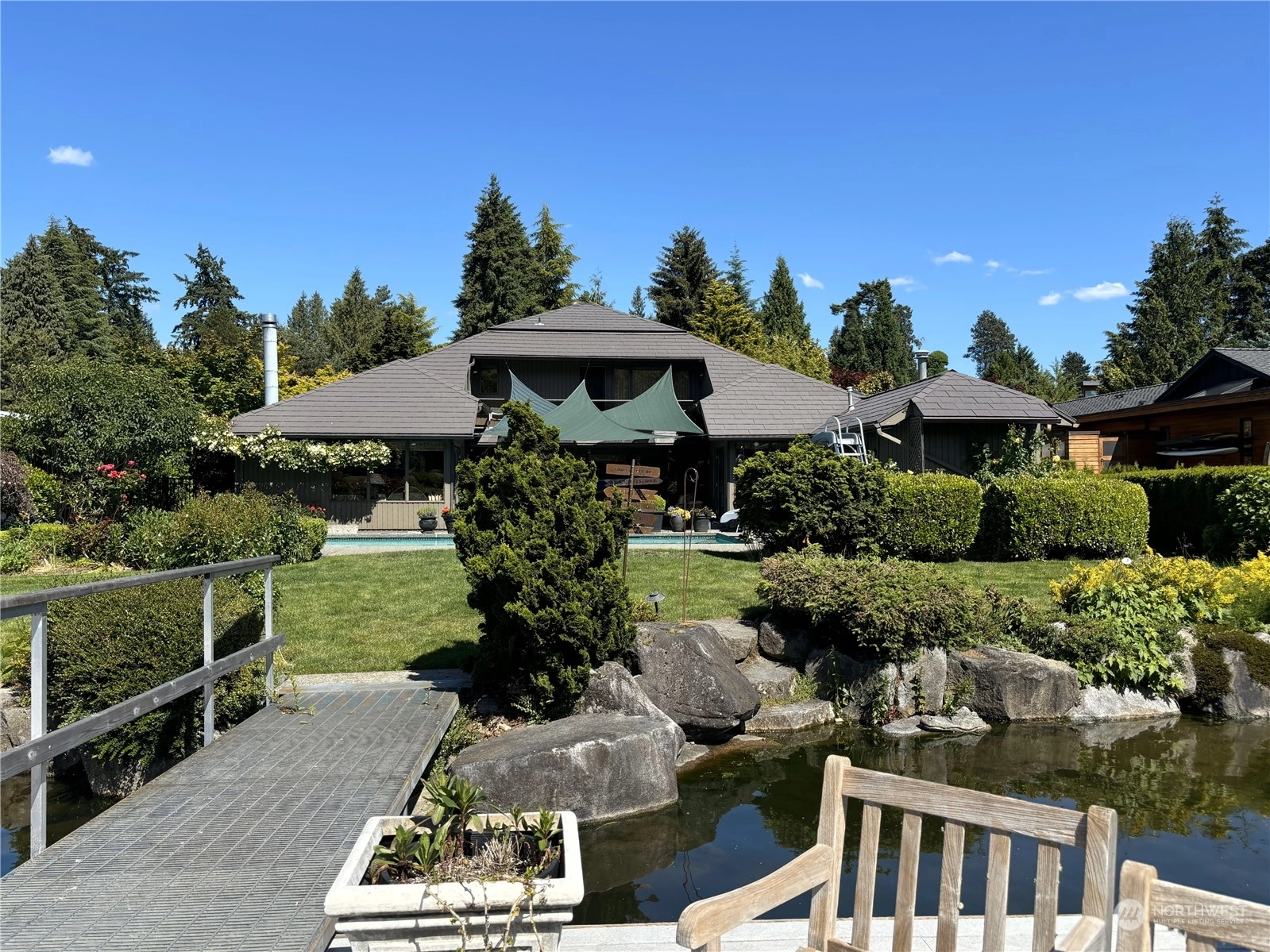 3035 Fairweather Pl Hunts Point WA 98004