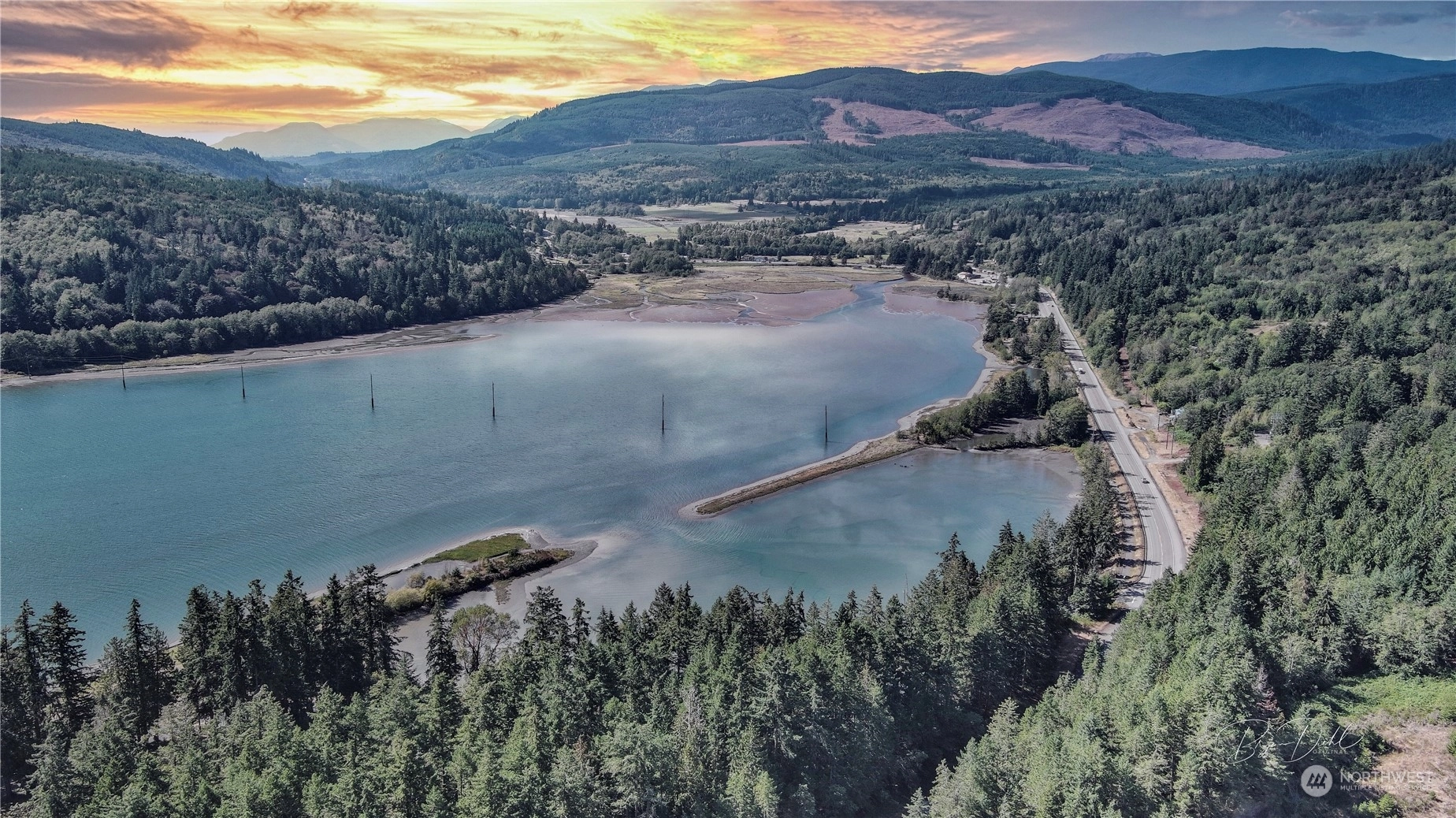 2 NKA Hwy 101 Gardiner WA 98368