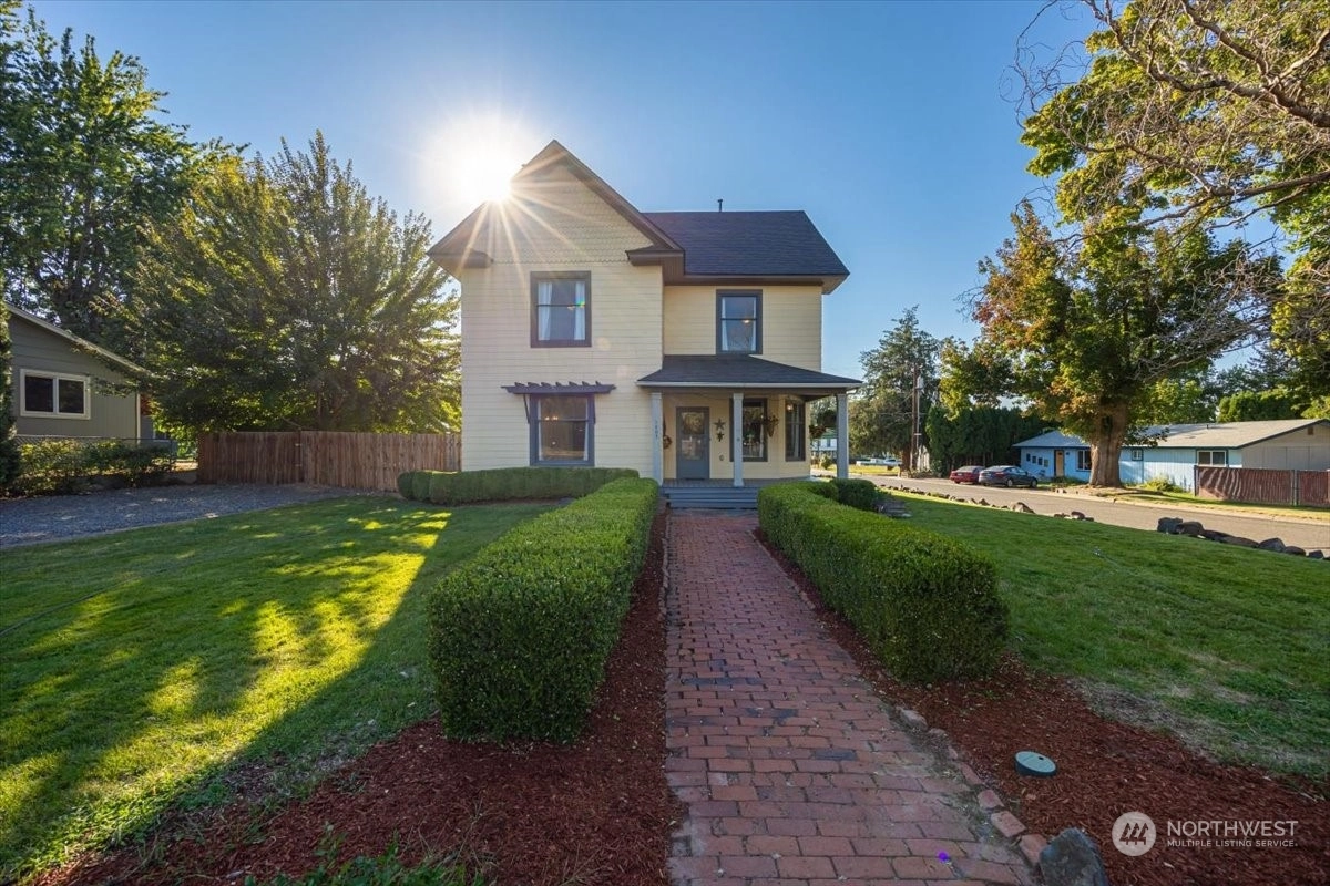 1003 Court St Unit  Prosser WA 99350