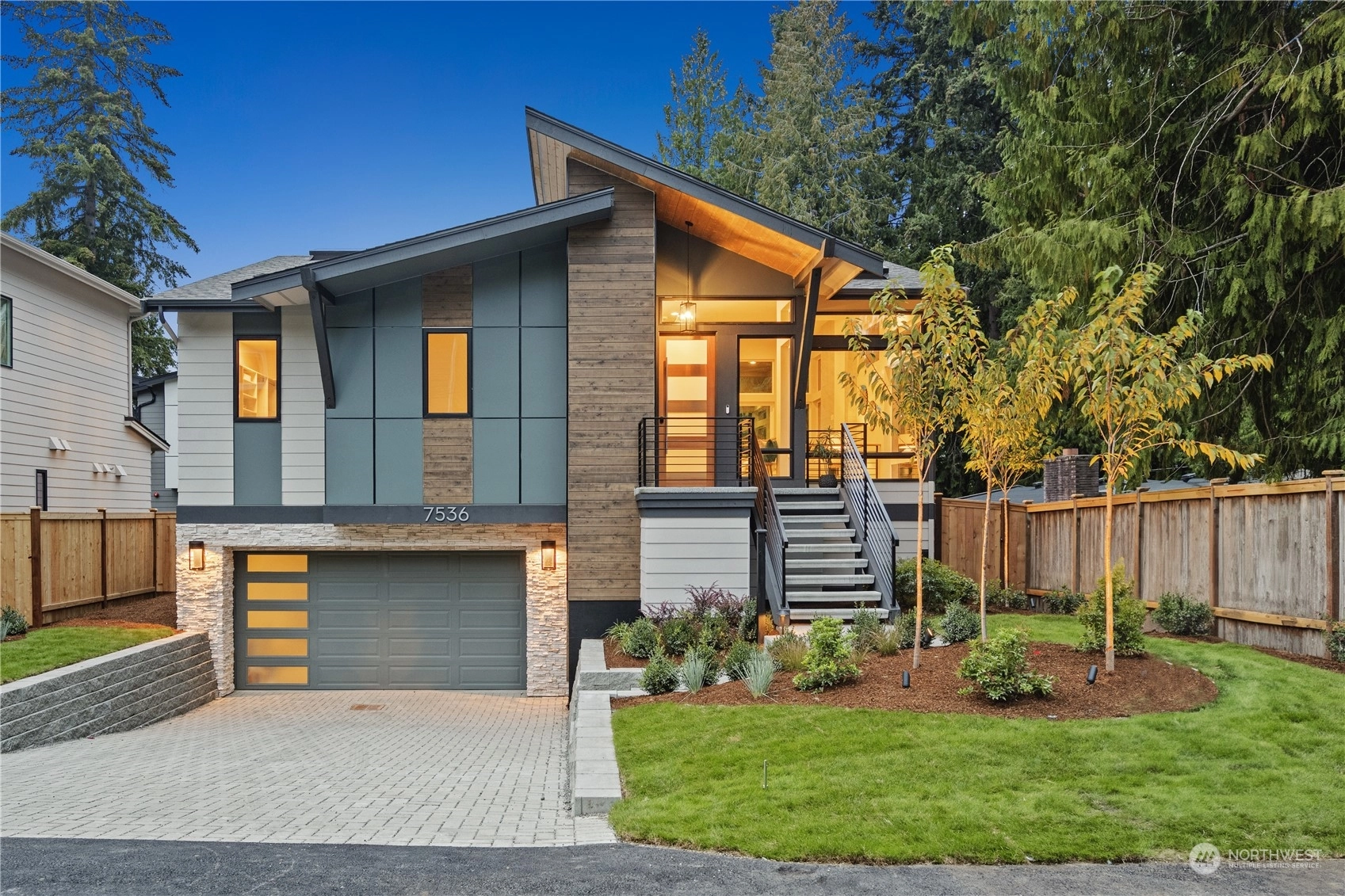 7536 126th Ave NE Unit  Kirkland WA 98033