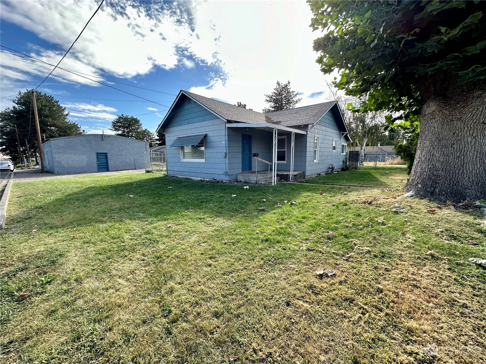 1000 Hillcrest St Grandview WA 98930