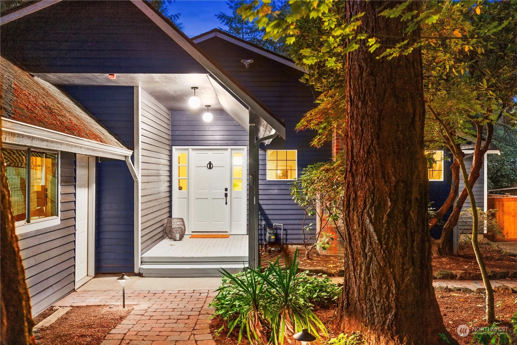 10705 SE 29th St Beaux Arts Village WA 98004