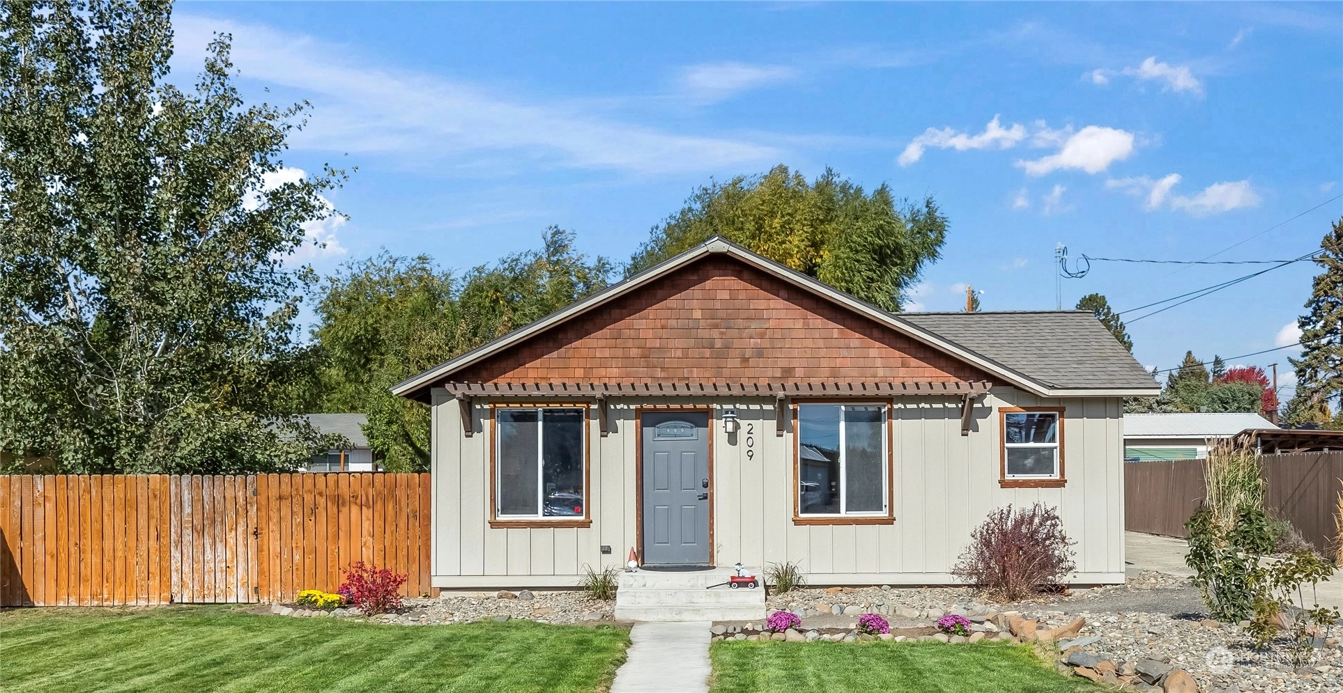 209 W 1st Ave Unit  Kittitas WA 98934