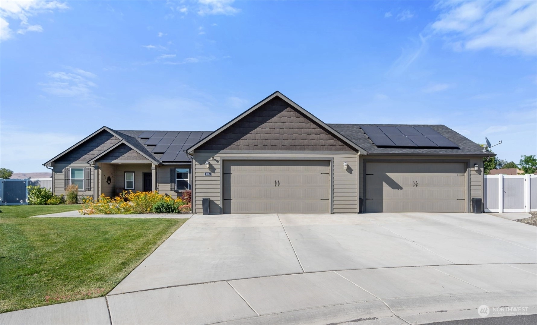 105 Hamilton Dr Zillah WA 98953