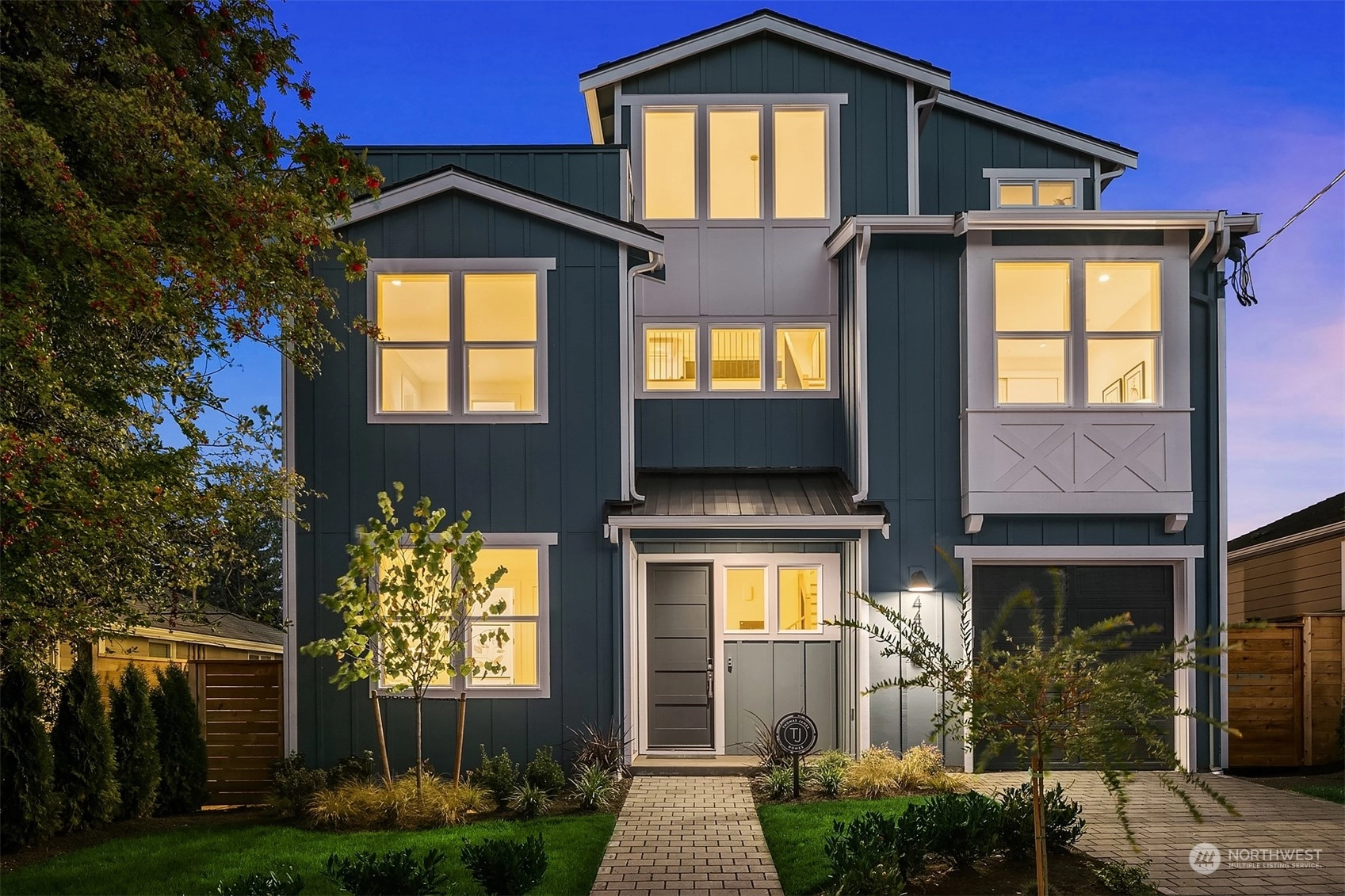 4406 31st Ave W Seattle WA 98199