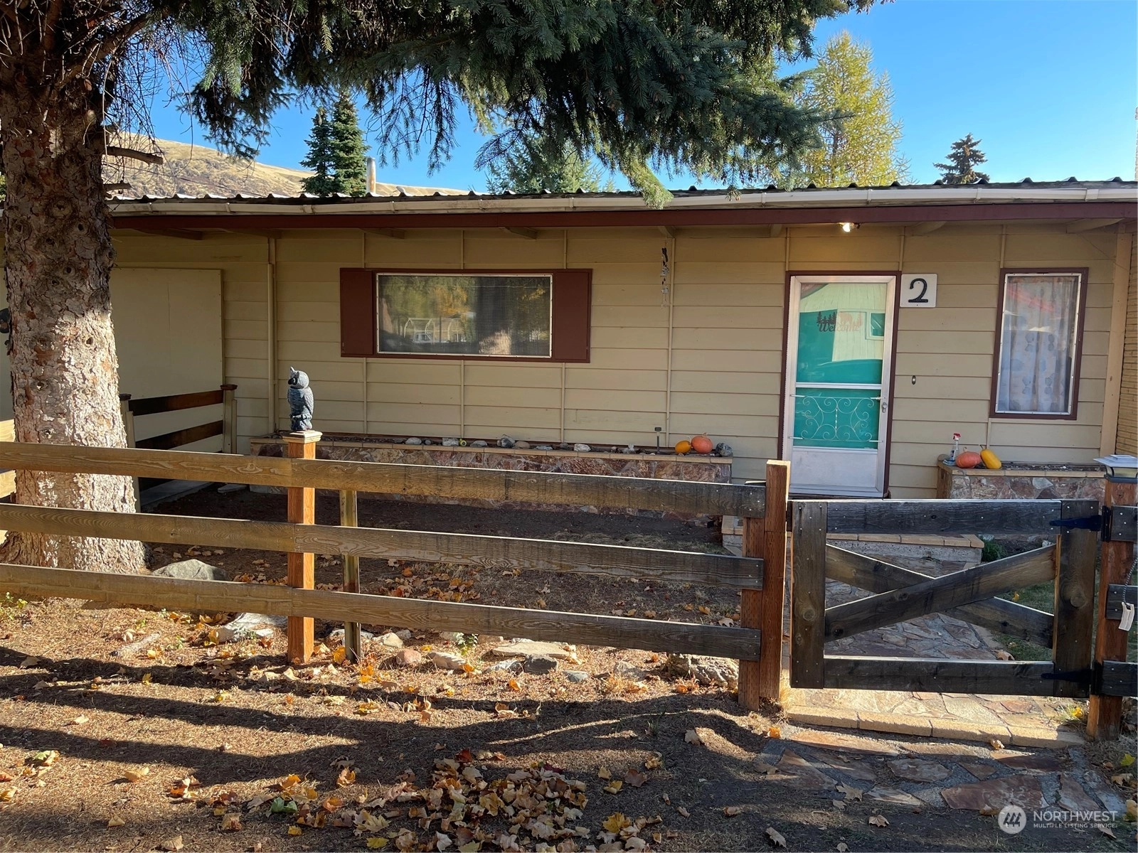 2 2nd St Loomis WA 98855