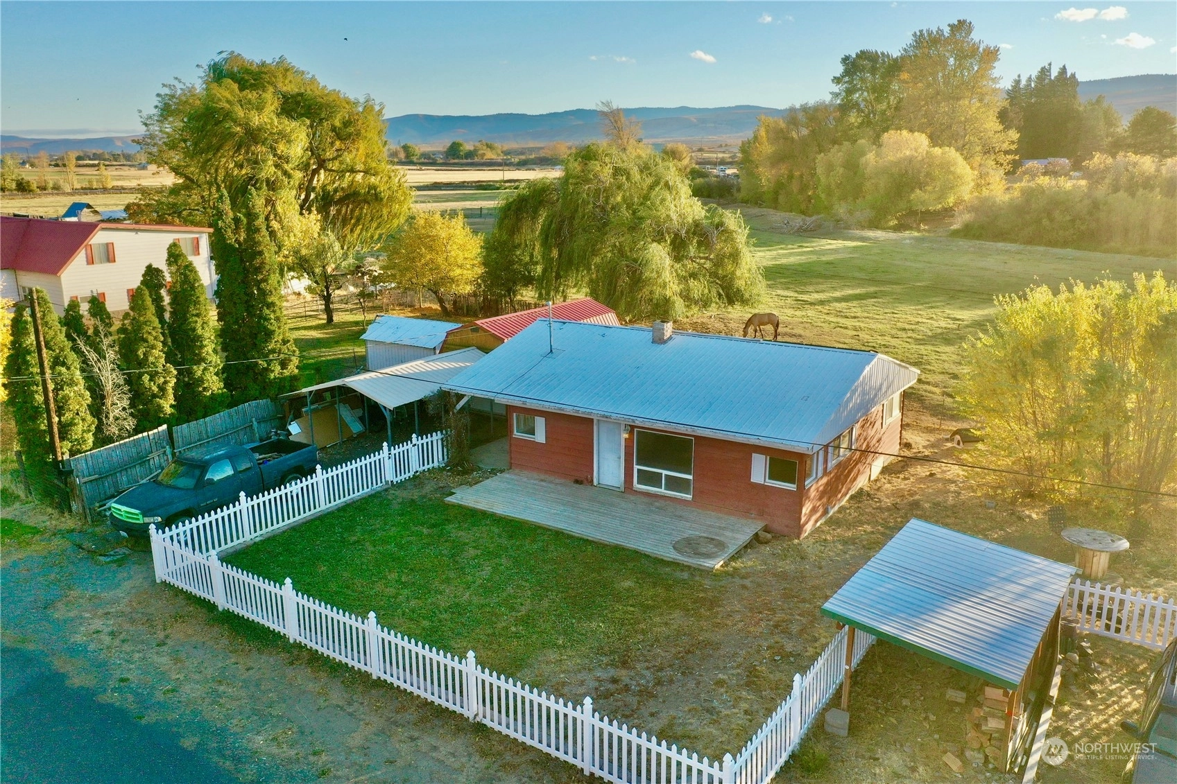 61 Chester St Thorp WA 98946