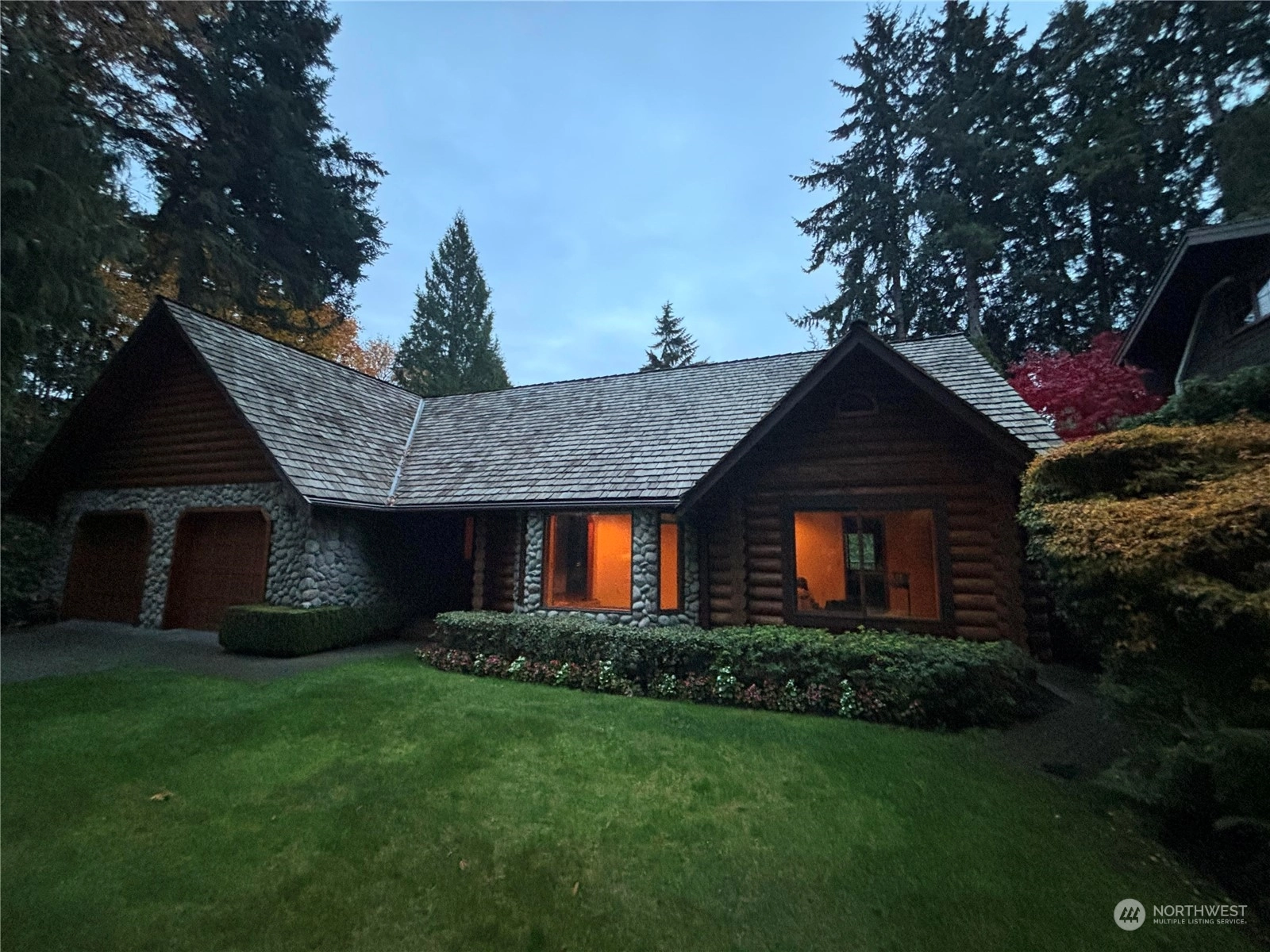 2700 106th Pl SE Beaux Arts Village WA 98004