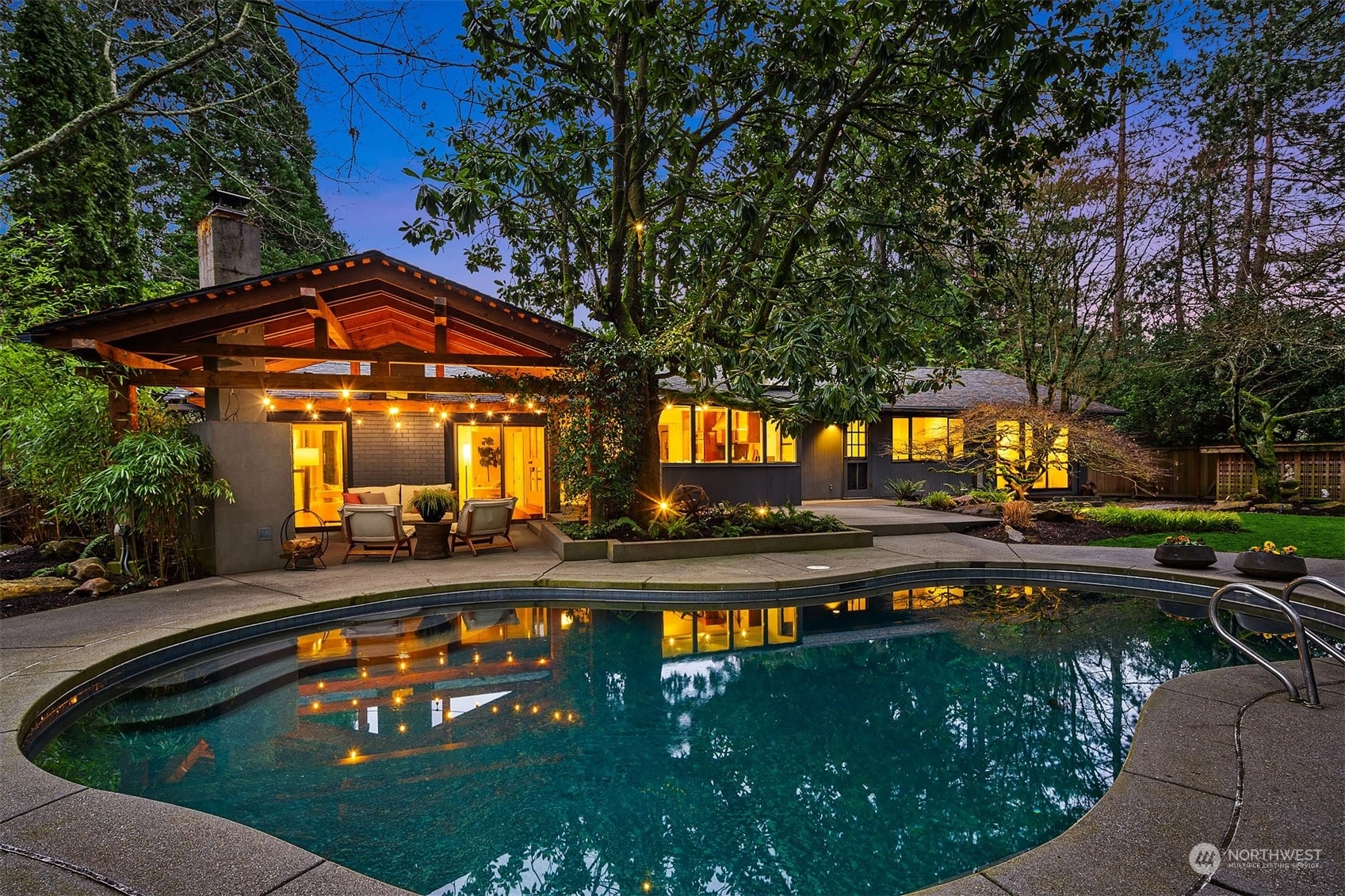 8429 Hunts Point Ln Hunts Point WA 98004
