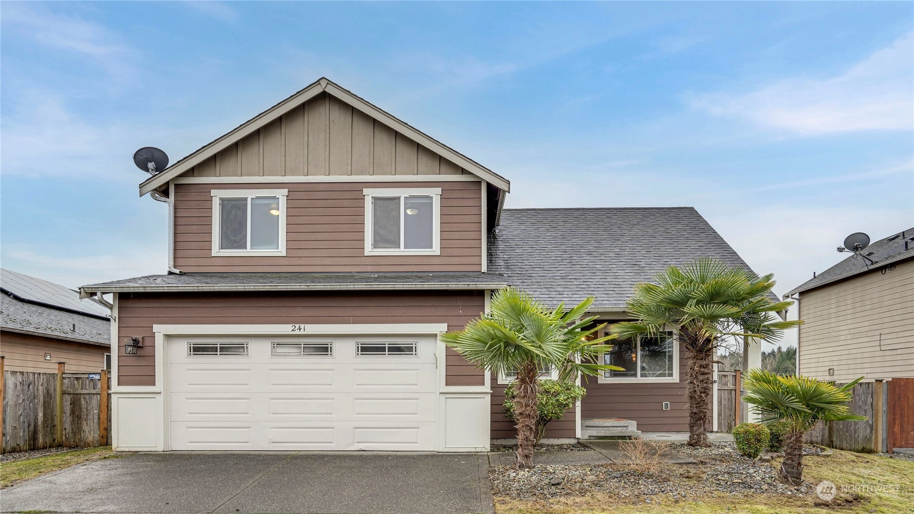 241 6th Ave SW Pacific WA 98047