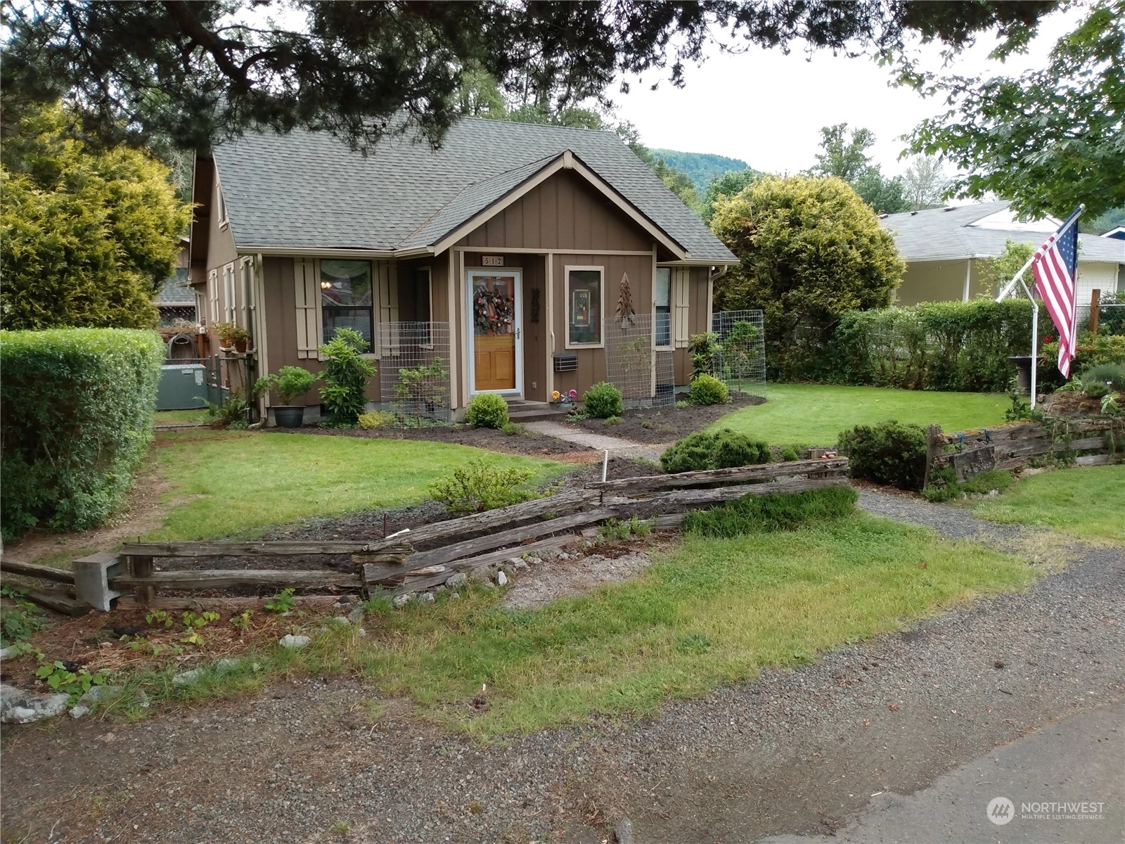 512 Morse St Ryderwood WA 98581