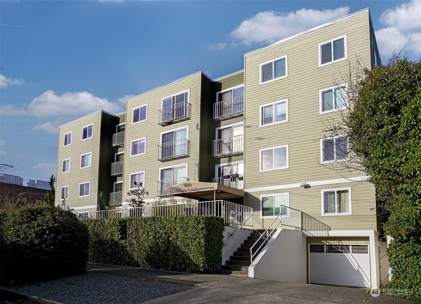 800 N Allen Pl Unit 102 Unit 102 Seattle WA 98103