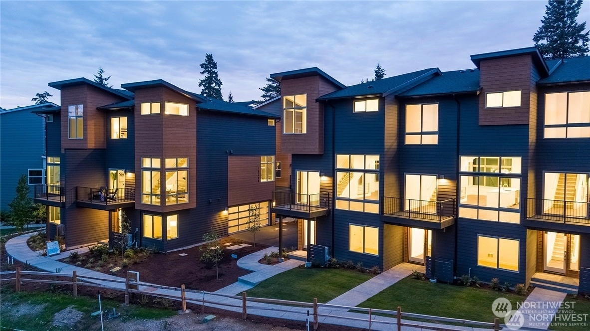 18256 73 Ave NE Unit 104 Unit 104 Kenmore WA 98028
