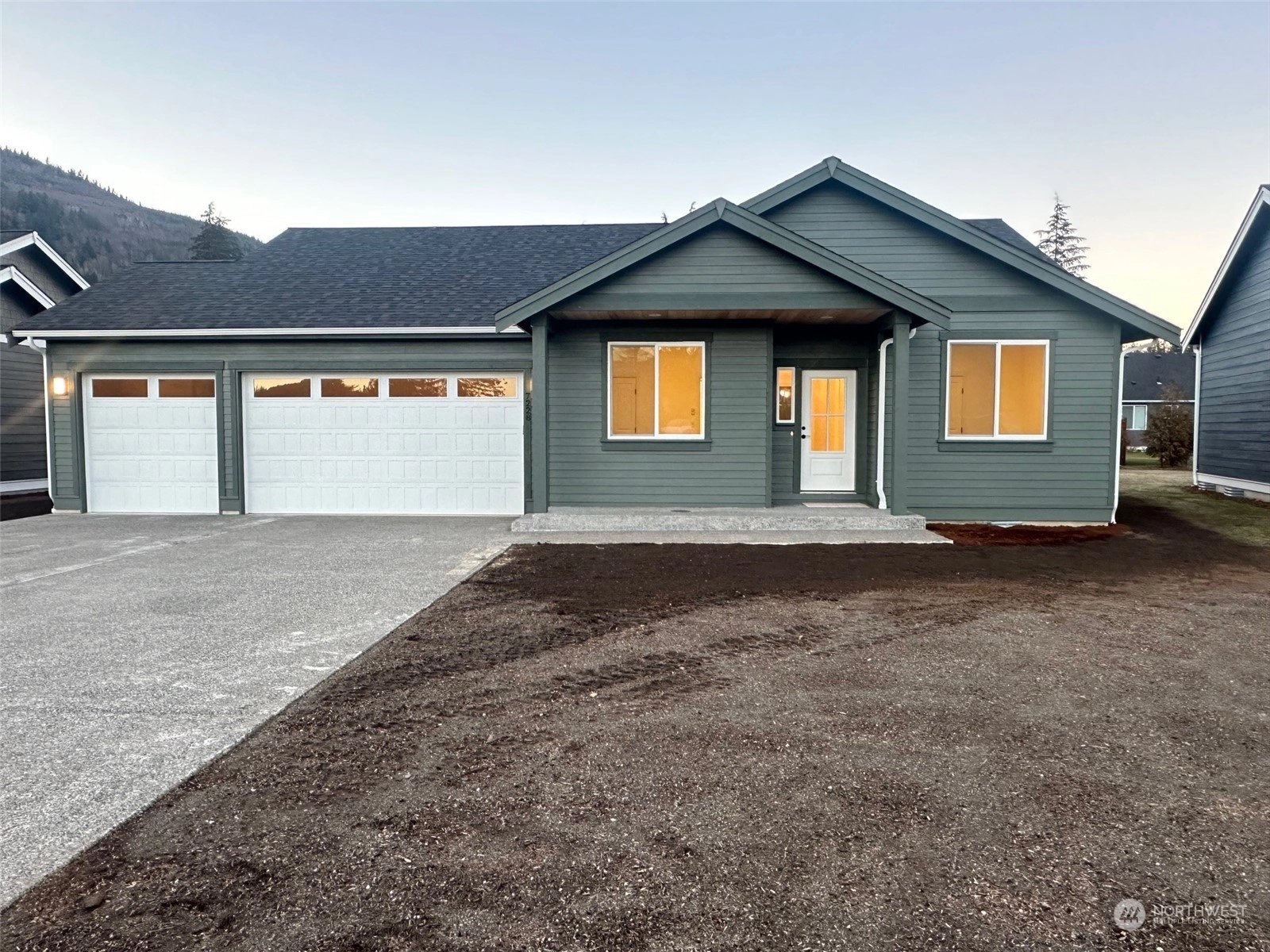 7228 Peaceful Valley Dr Unit  Maple Falls WA 98266