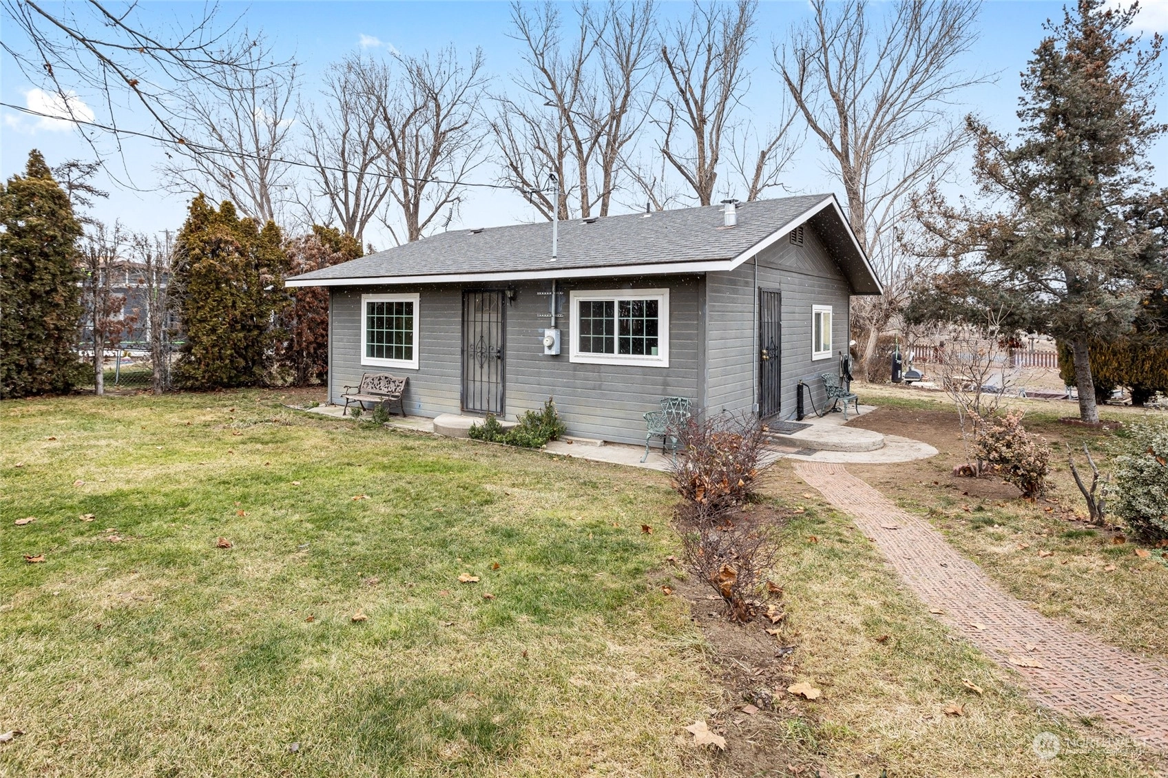 310 Crewport Rd Granger WA 98932