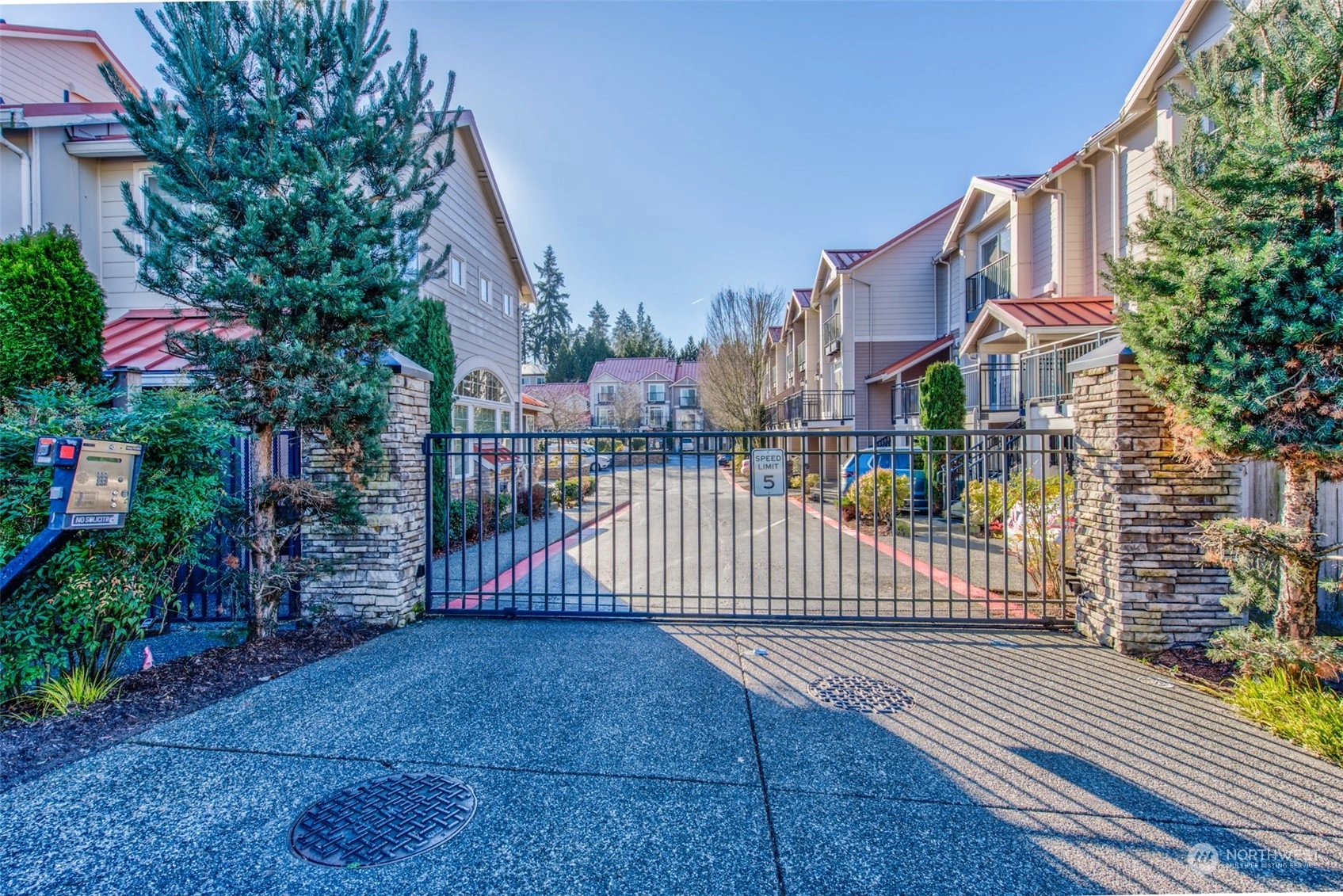 12735 SE 41st Pl Unit 102 Unit 102 Bellevue WA 98006