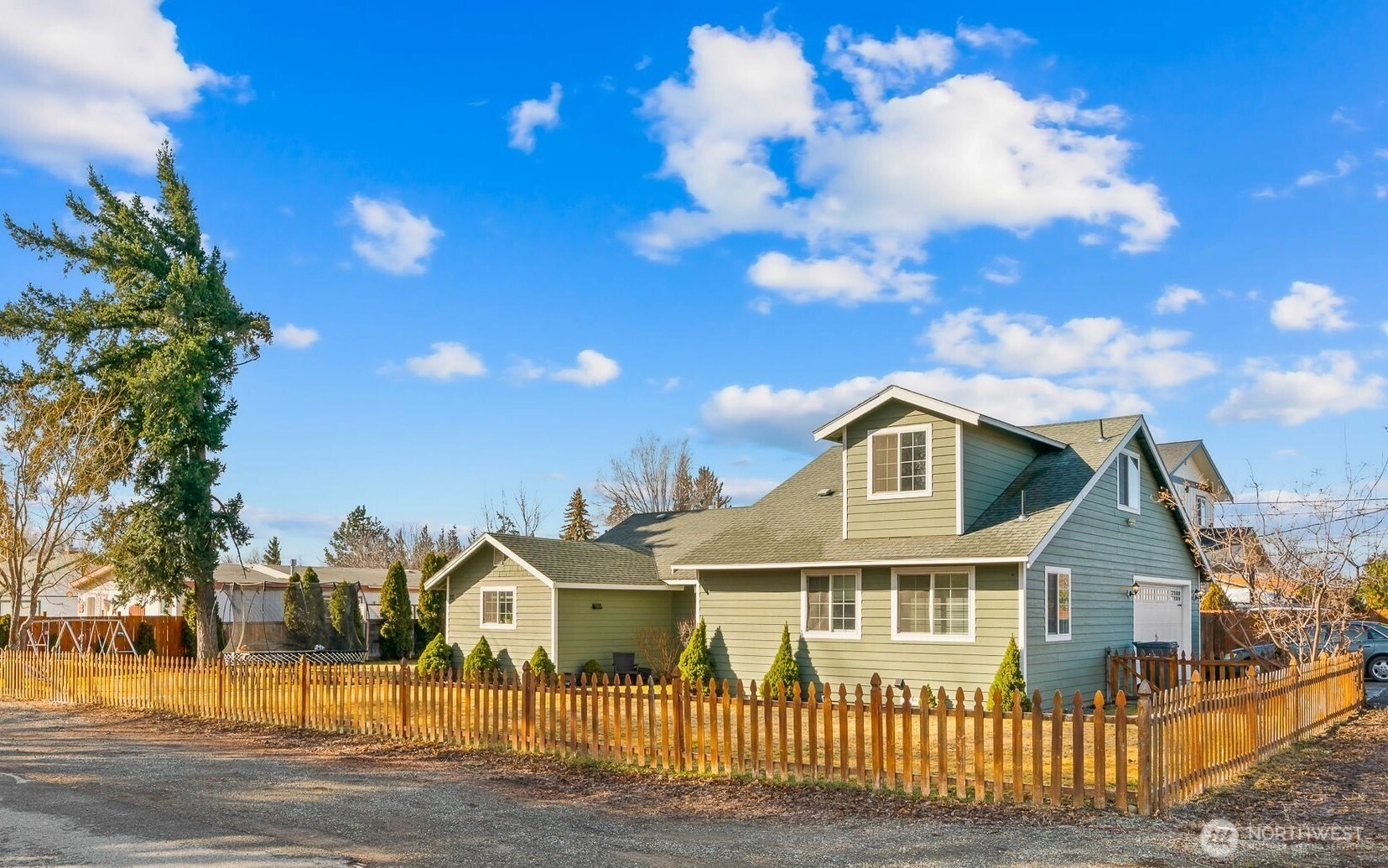 211 N Okanogan St Unit  Kittitas WA 98934