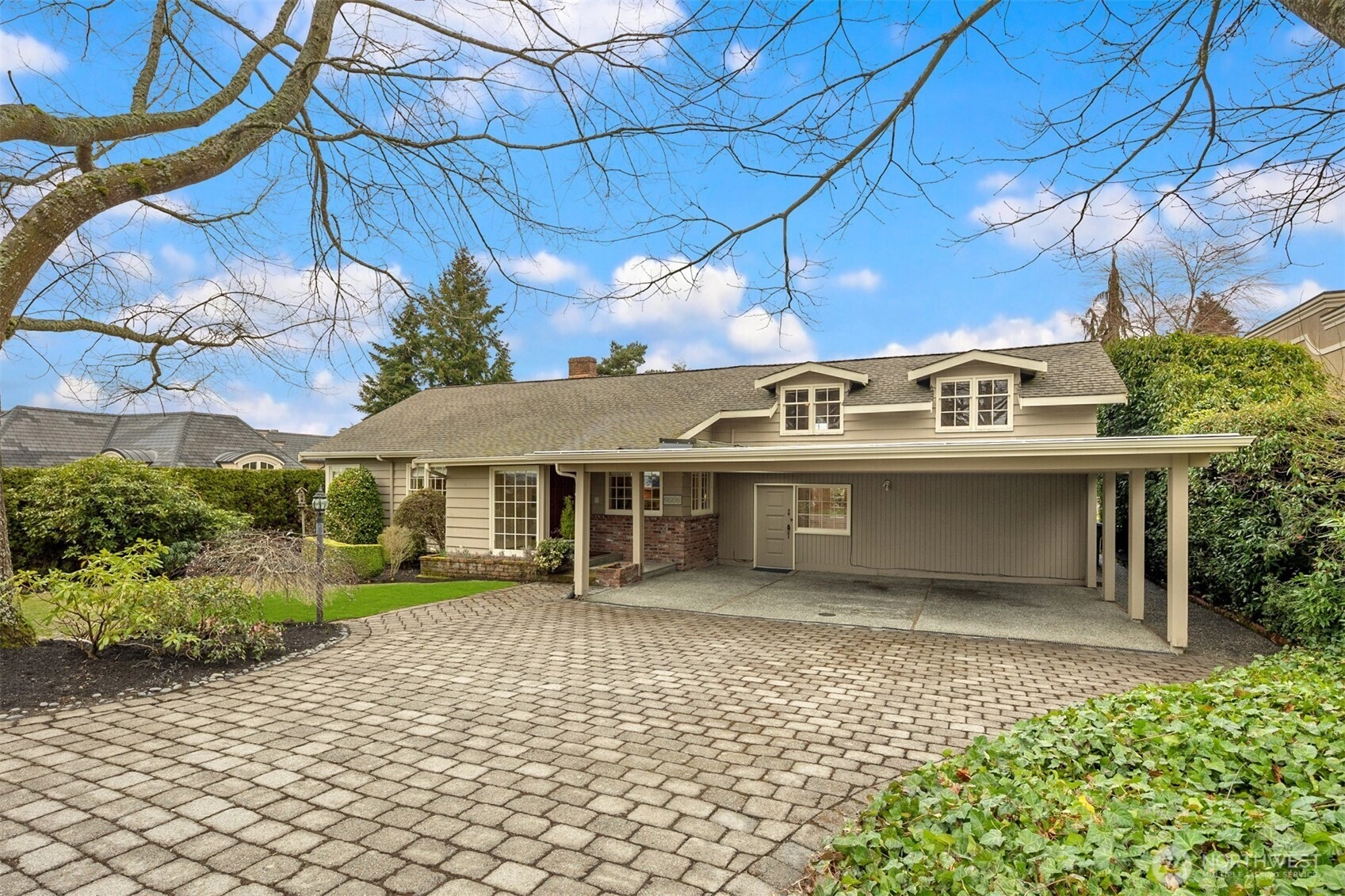 8430 NE 7th St Unit  Medina WA 98039
