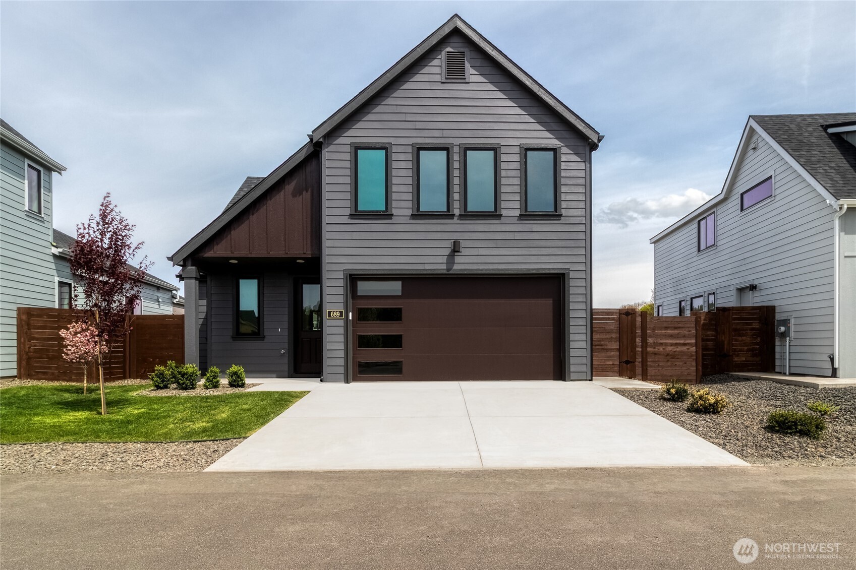 689 SE Quail Run Unit  College Place WA 99324