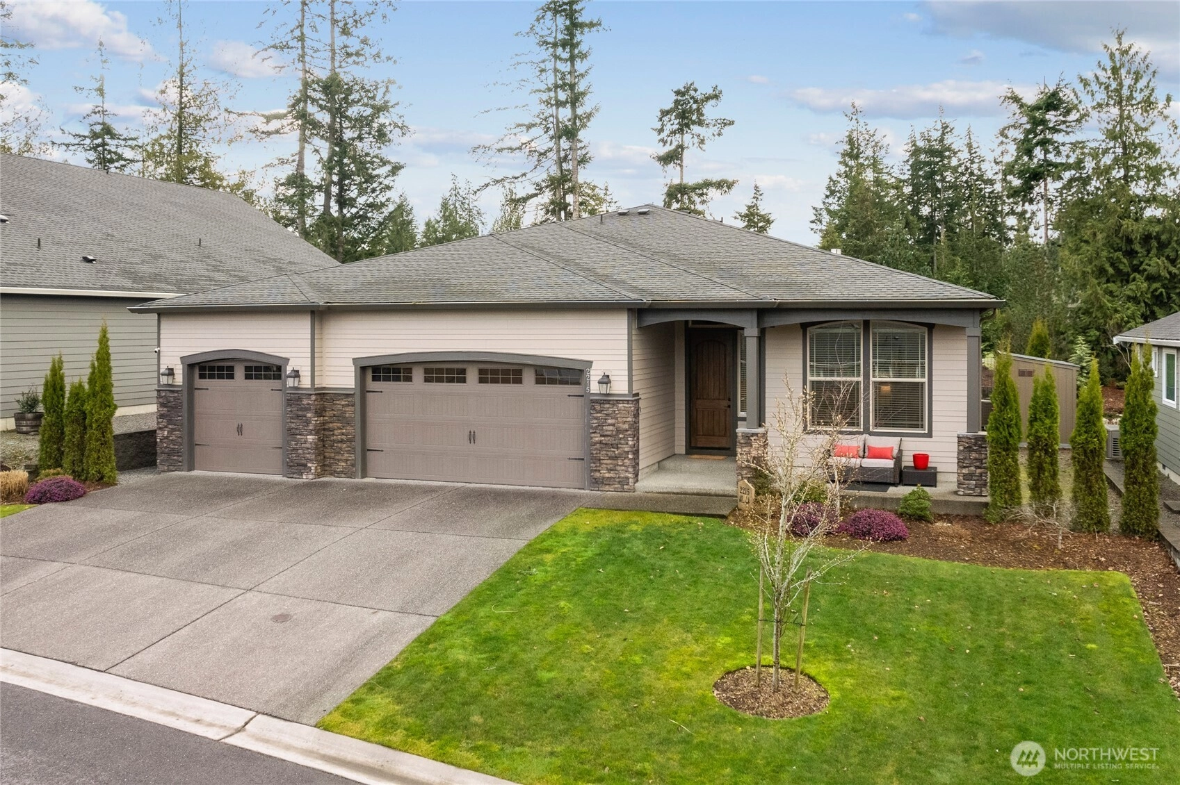 2215 Donnegal Cir SW Port Orchard WA 98367