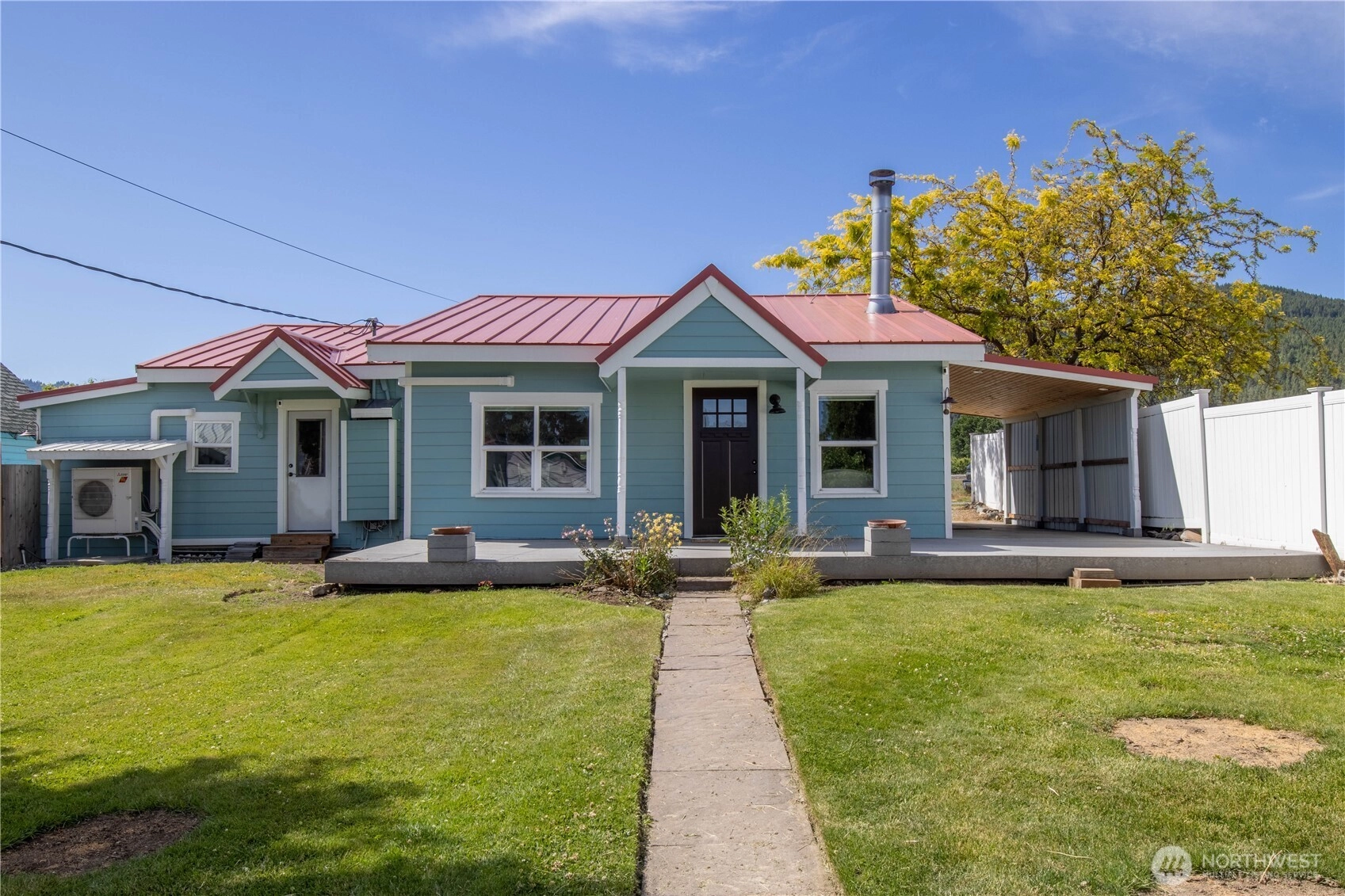 8425 Dorn St Dryden WA 98821