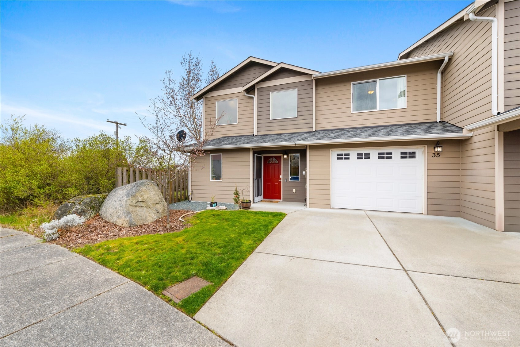 35 NE Melrose Dr Oak Harbor WA 98277