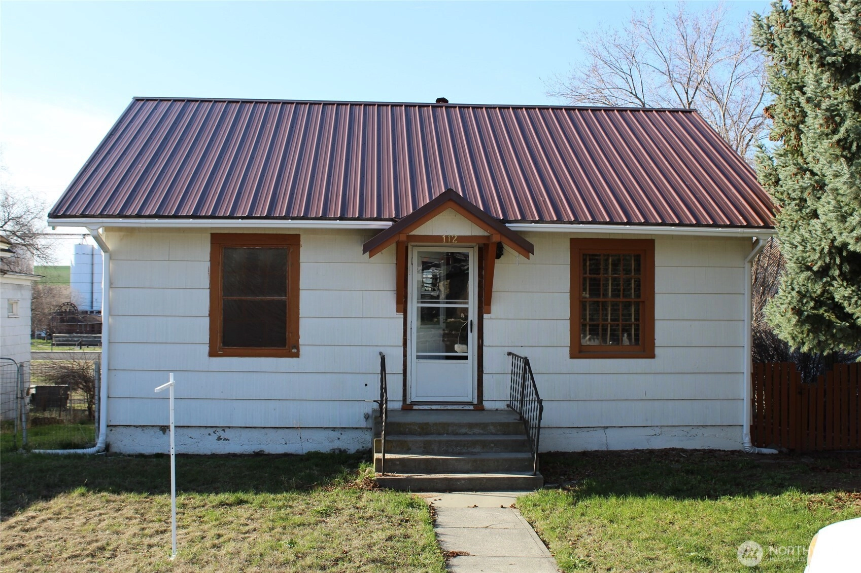 112 E 3rd St Unit  Lind WA 99341