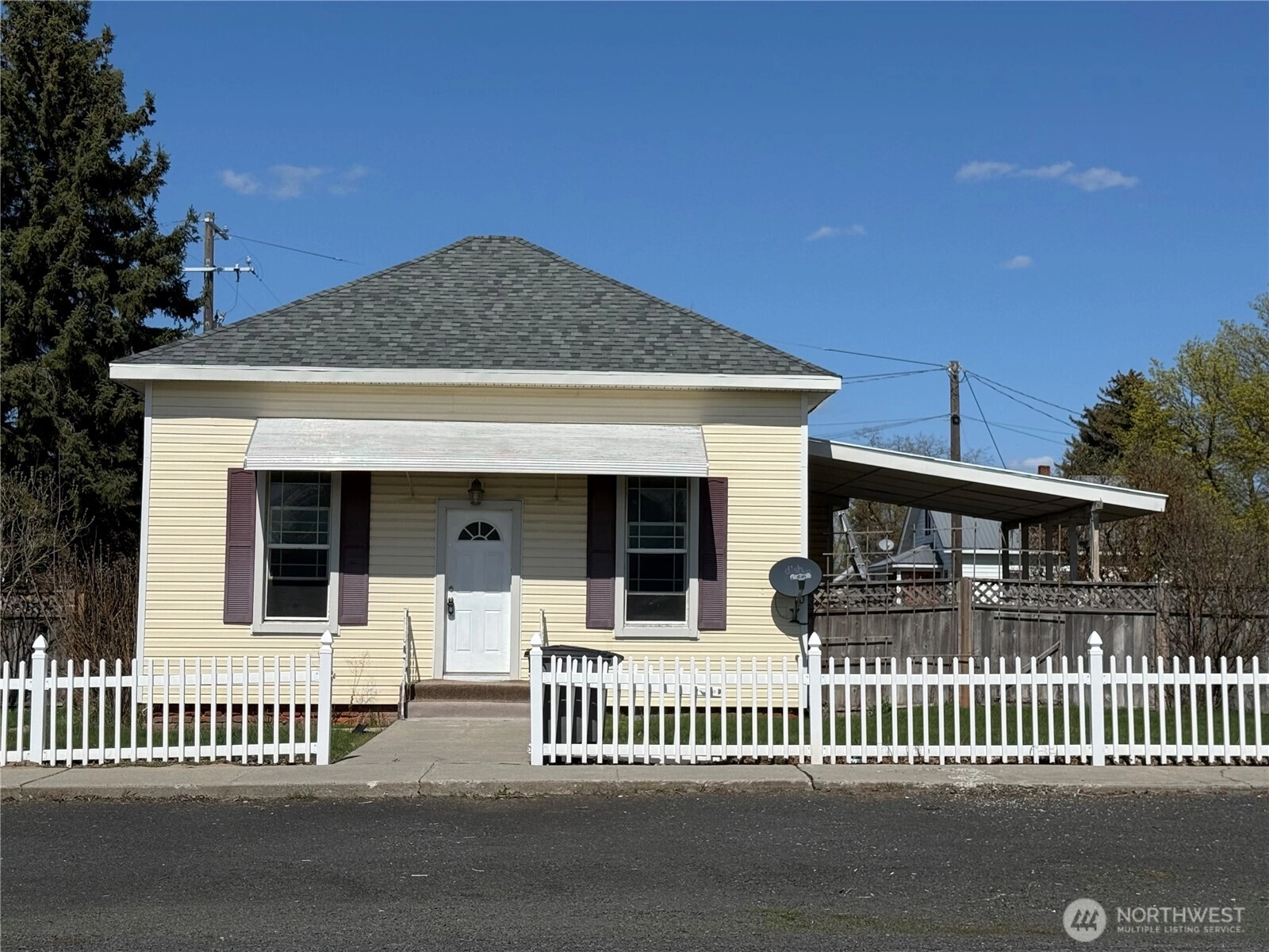 205 W Glover St Harrington WA 99134