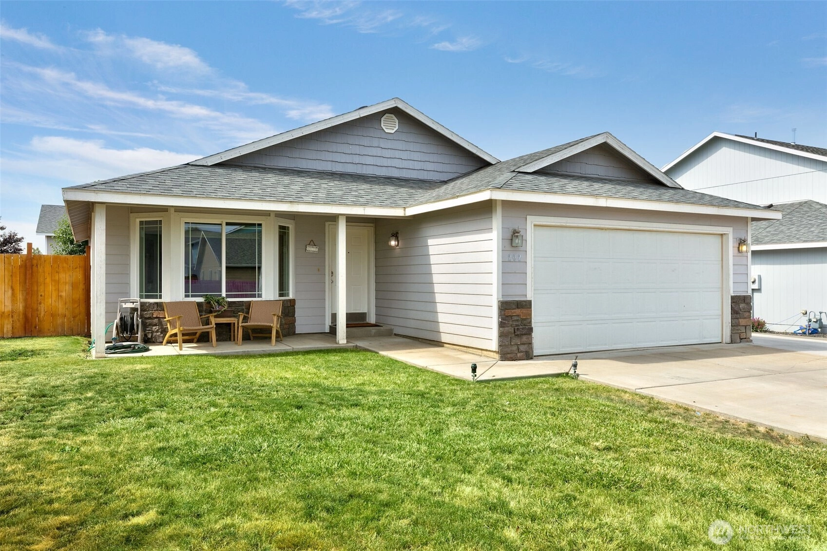 202 Saint Helens Ave Moxee WA 98936