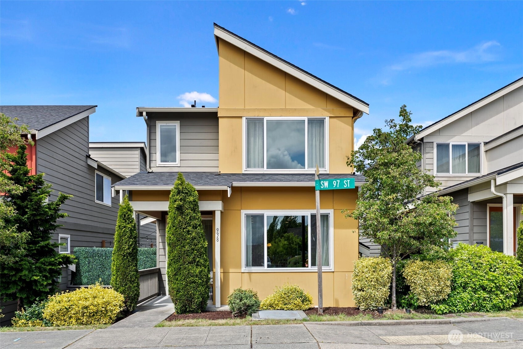 938 SW 97th St Seattle WA 98106