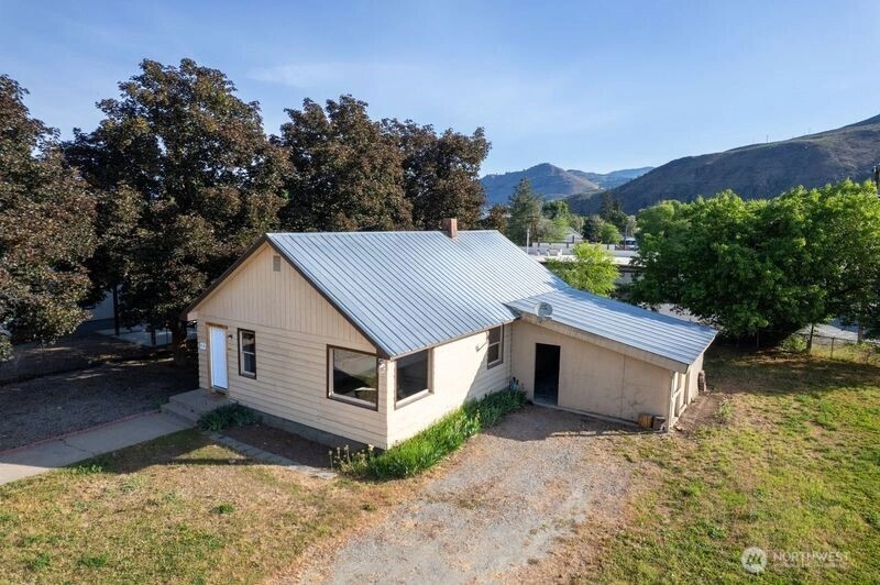 318 Lombard St Unit  Twisp WA 98856