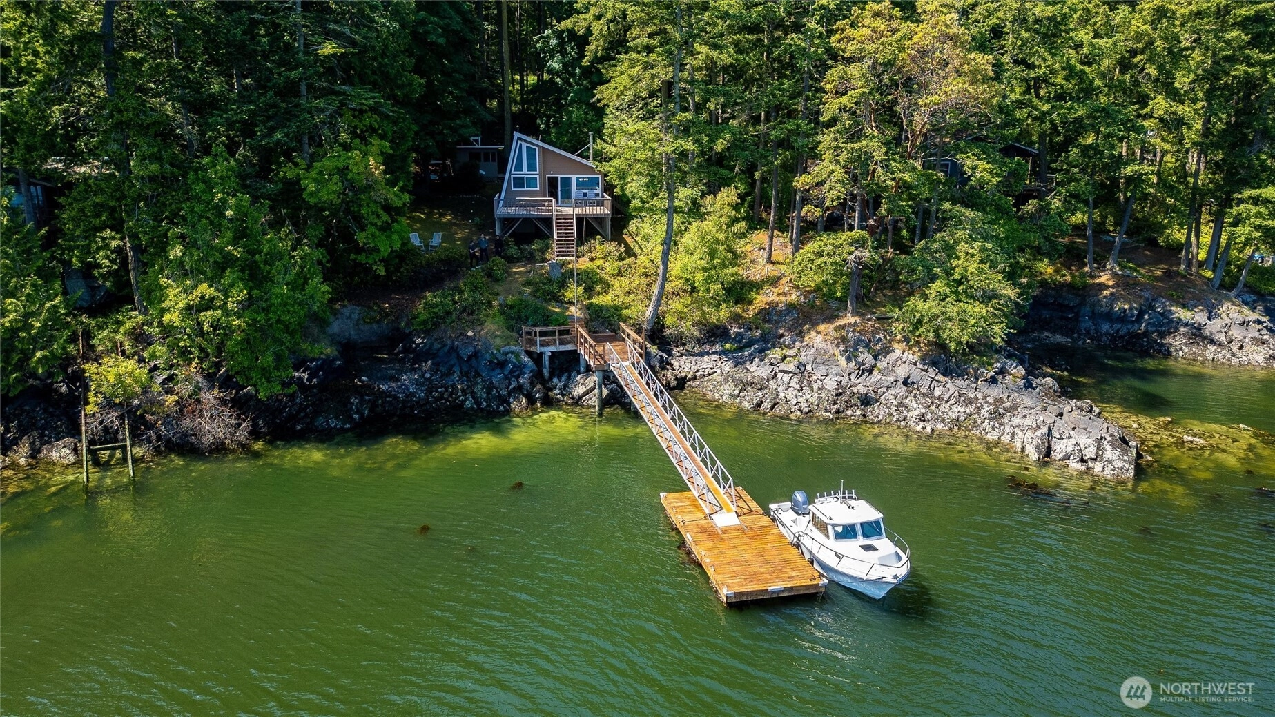 233 Chinook Way Center Island WA 98221